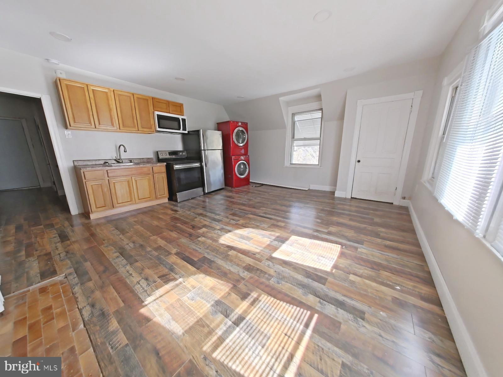 GERMANTOWN - Commercial Sale