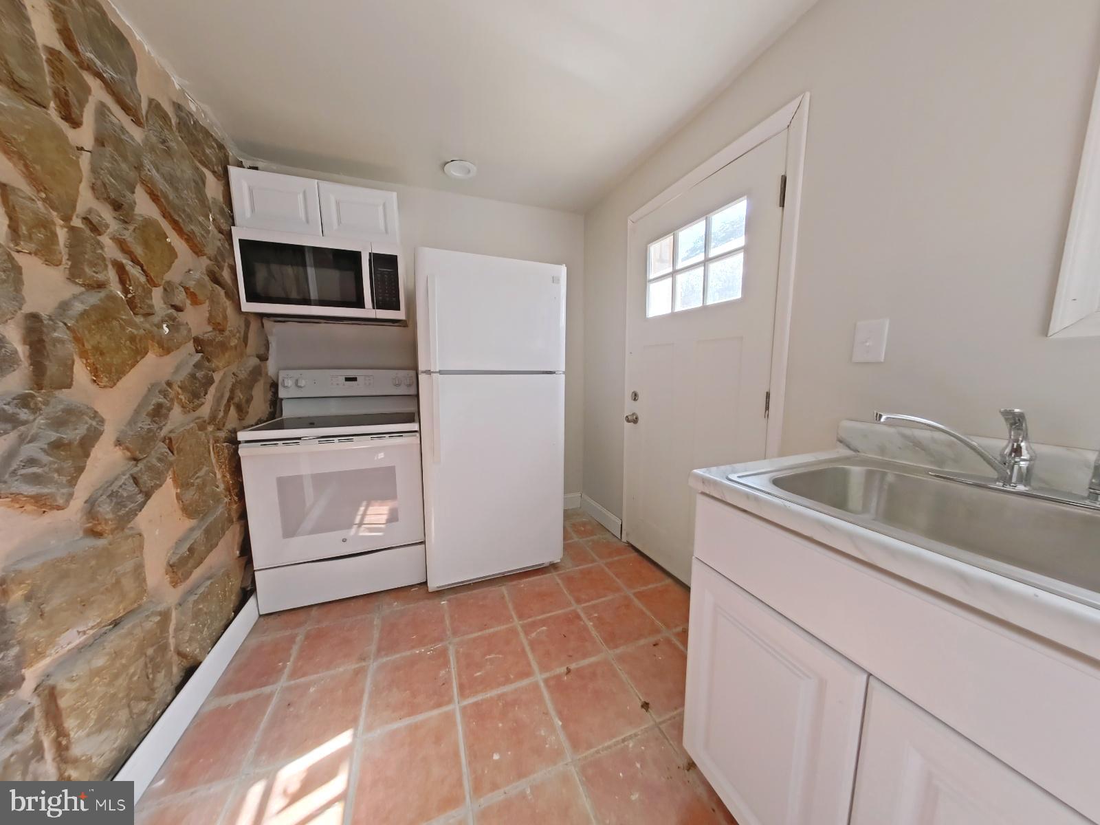 GERMANTOWN - Commercial Sale