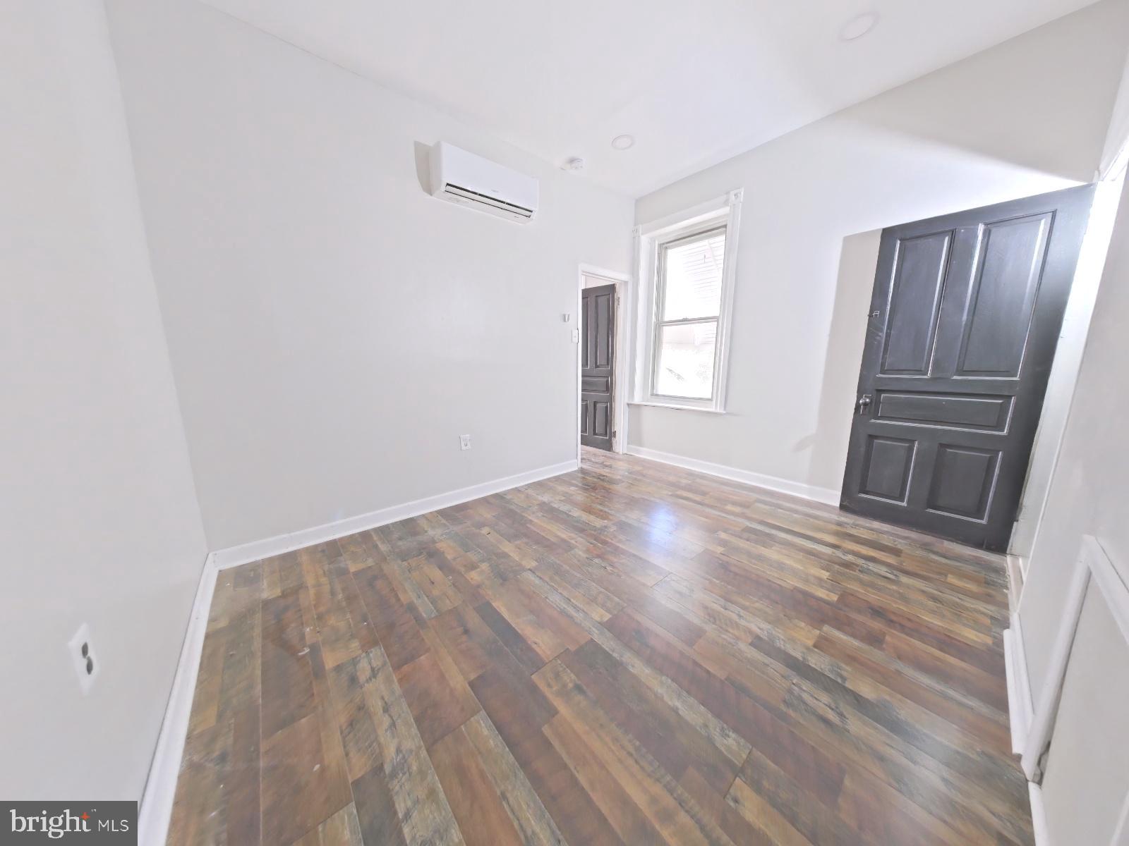 GERMANTOWN - Commercial Sale