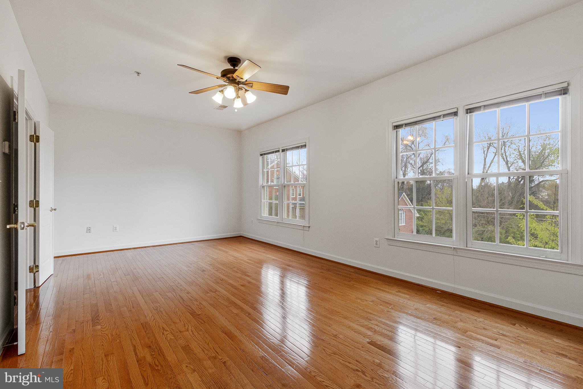 MCLEAN RIDGE - Residential