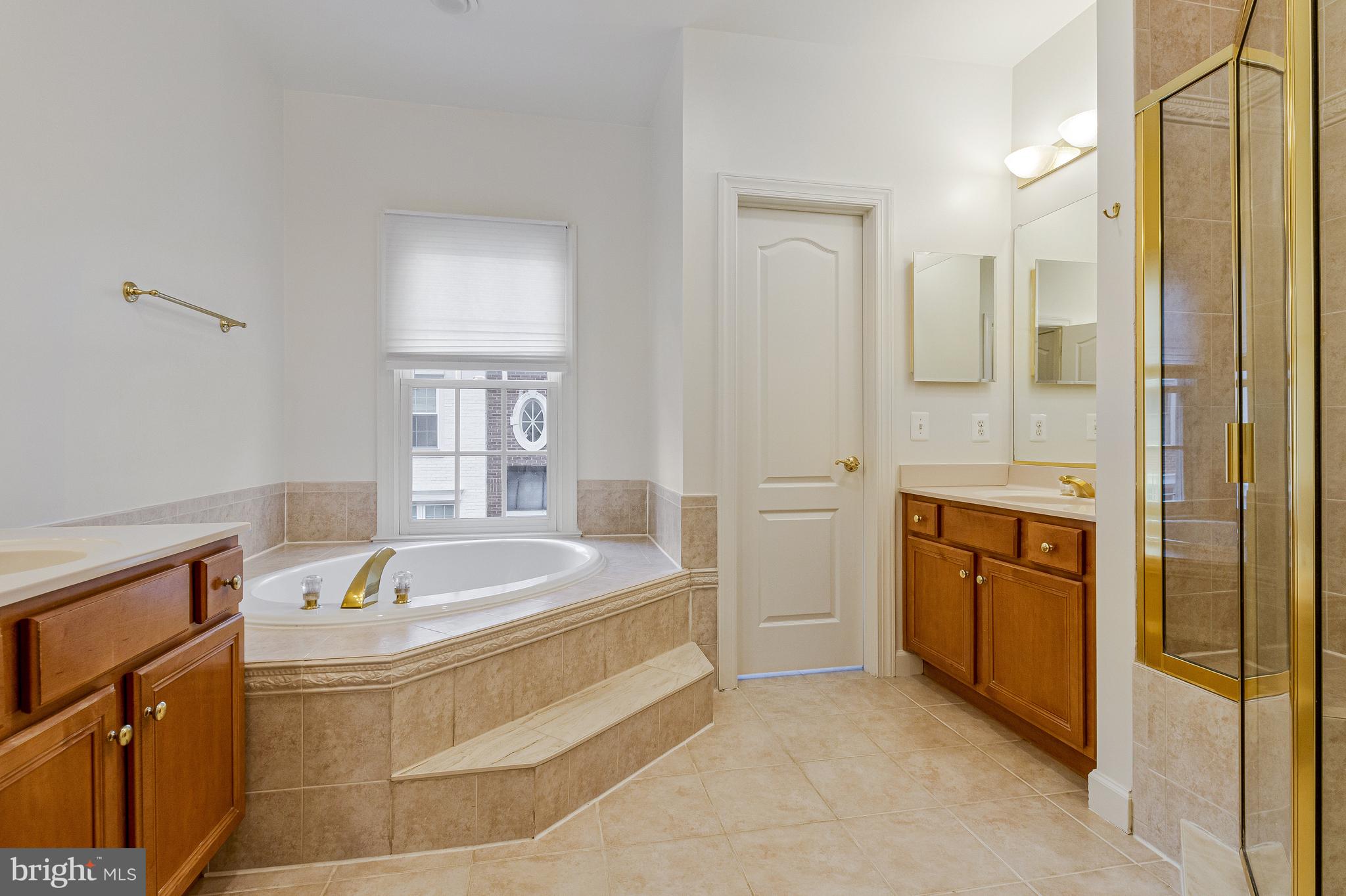 MCLEAN RIDGE - Residential