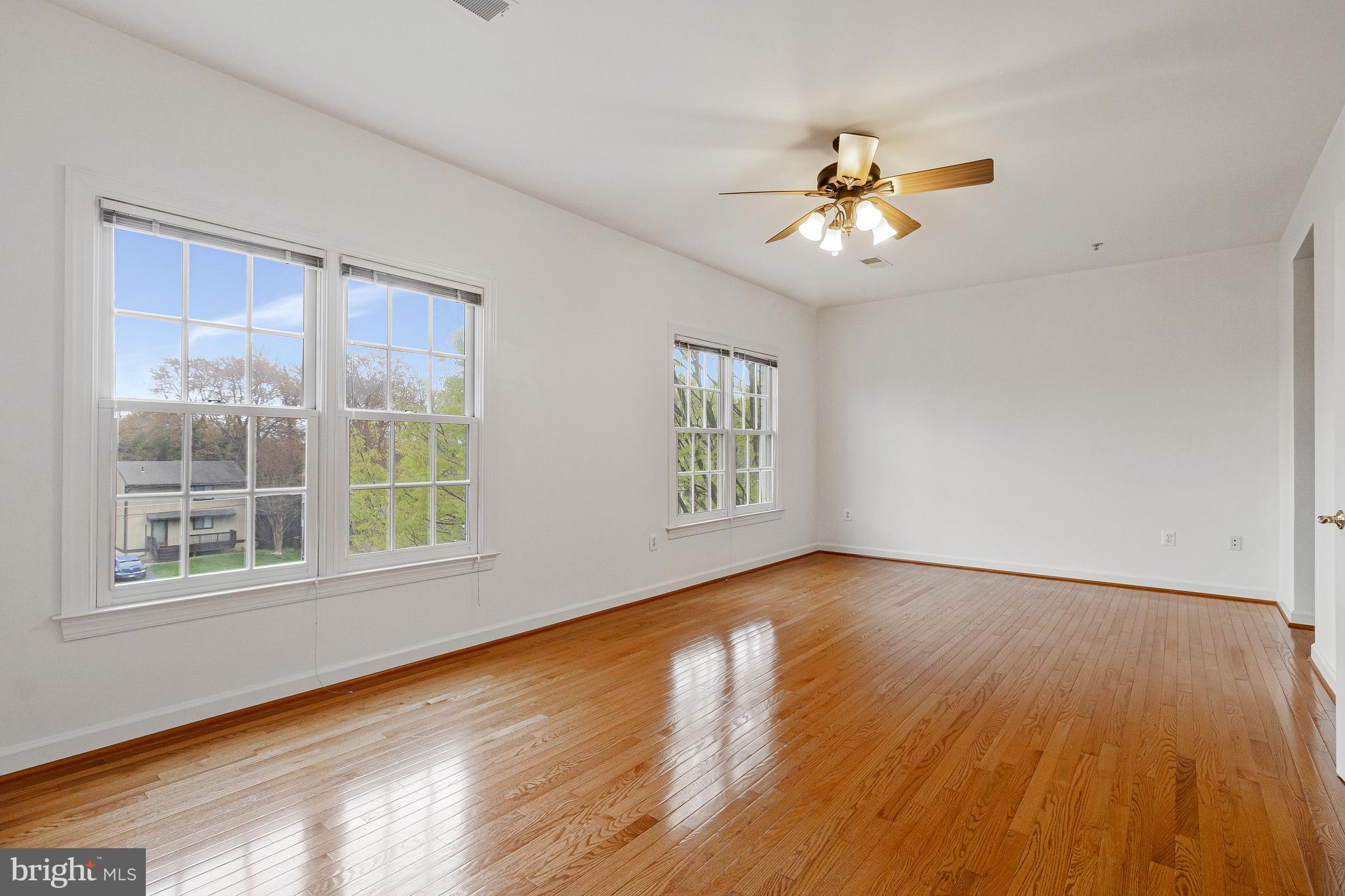 MCLEAN RIDGE - Residential