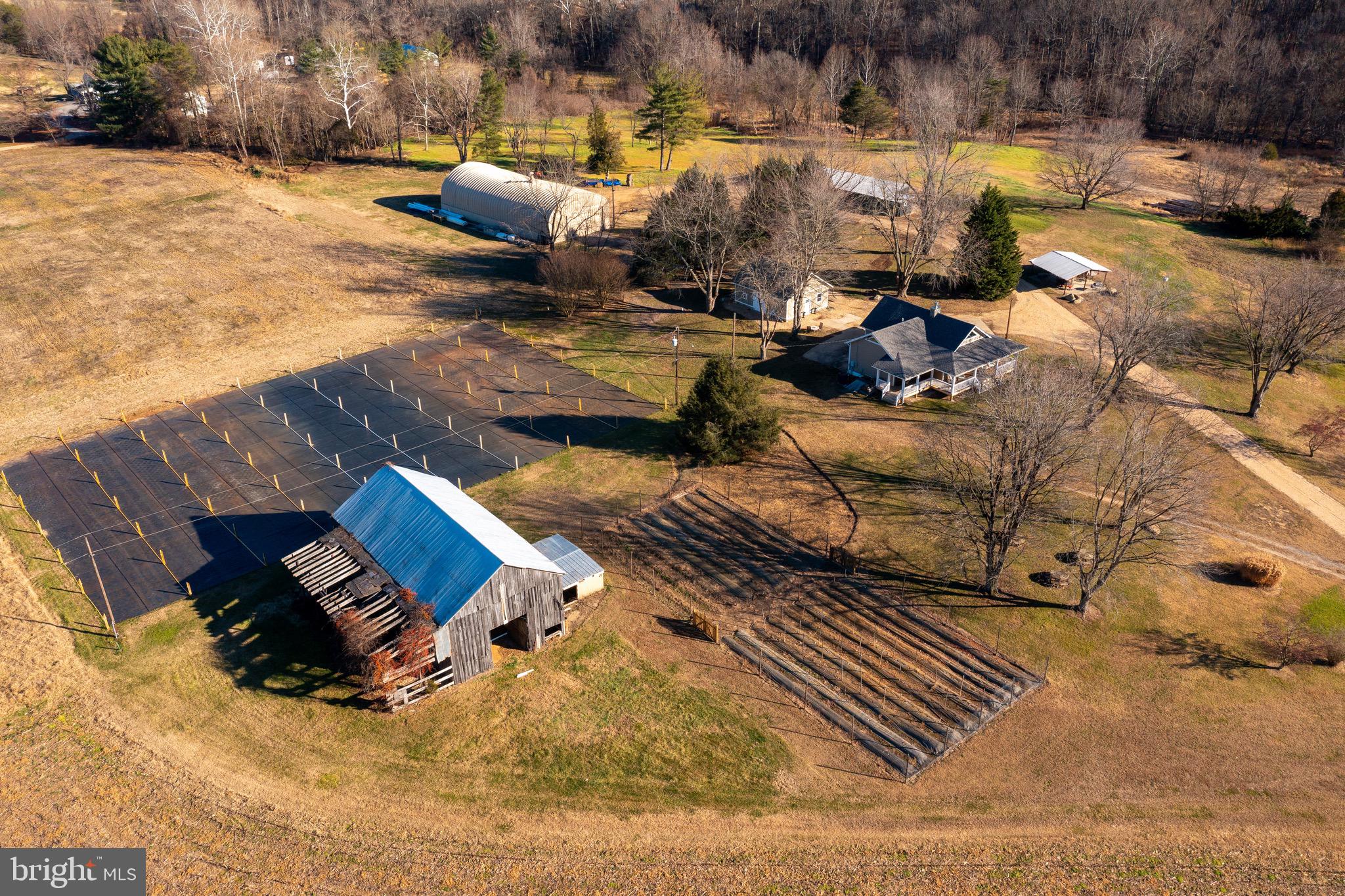 DAVIDSONVILLE - Farm