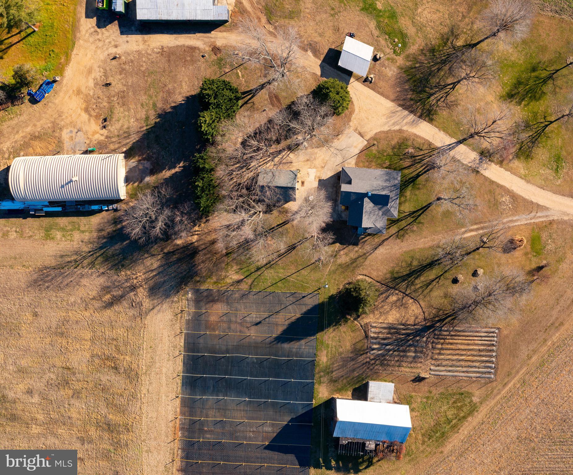 DAVIDSONVILLE - Farm