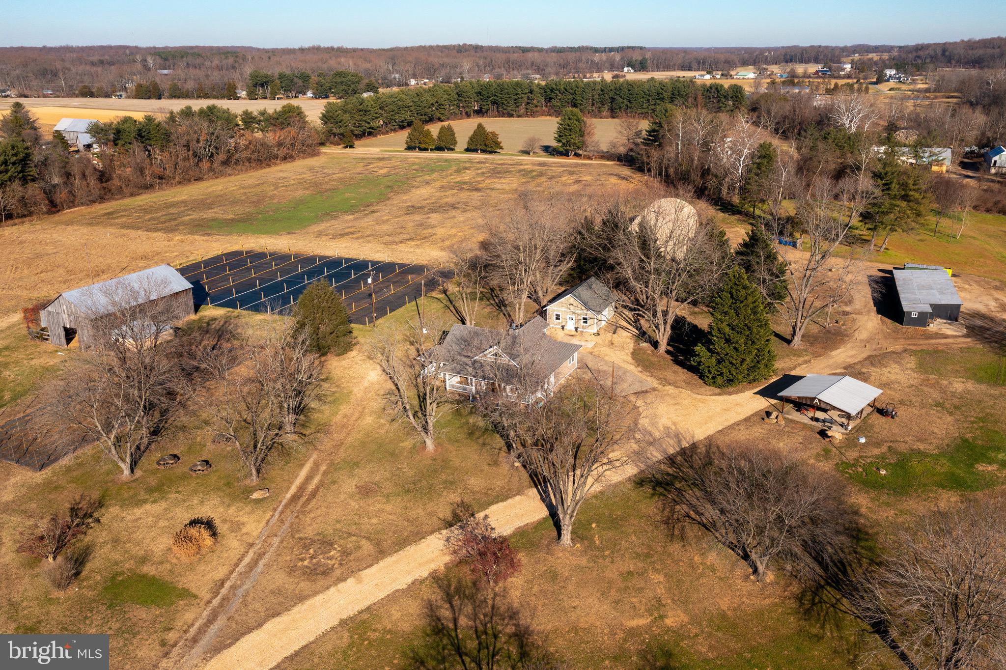 DAVIDSONVILLE - Farm