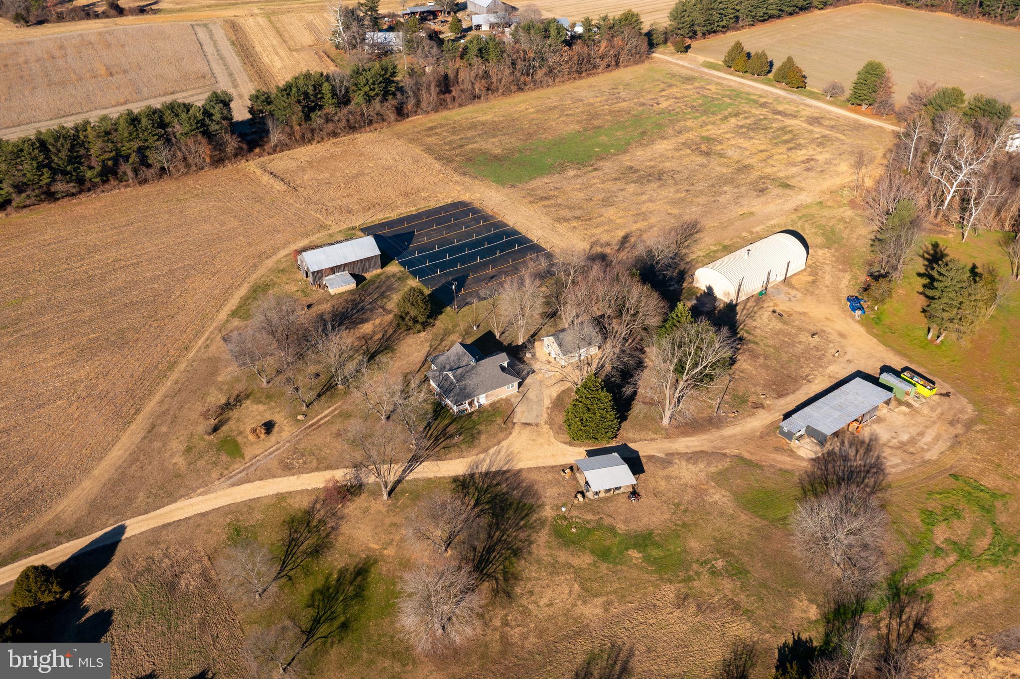DAVIDSONVILLE - Farm
