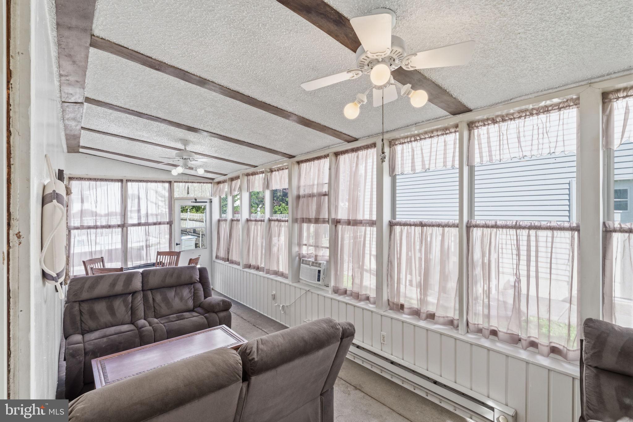 ECHO BEACH - Residential