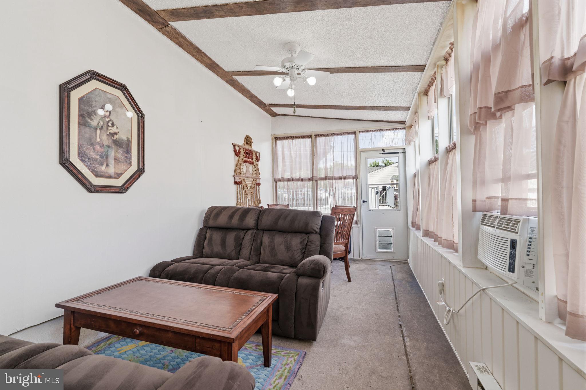ECHO BEACH - Residential