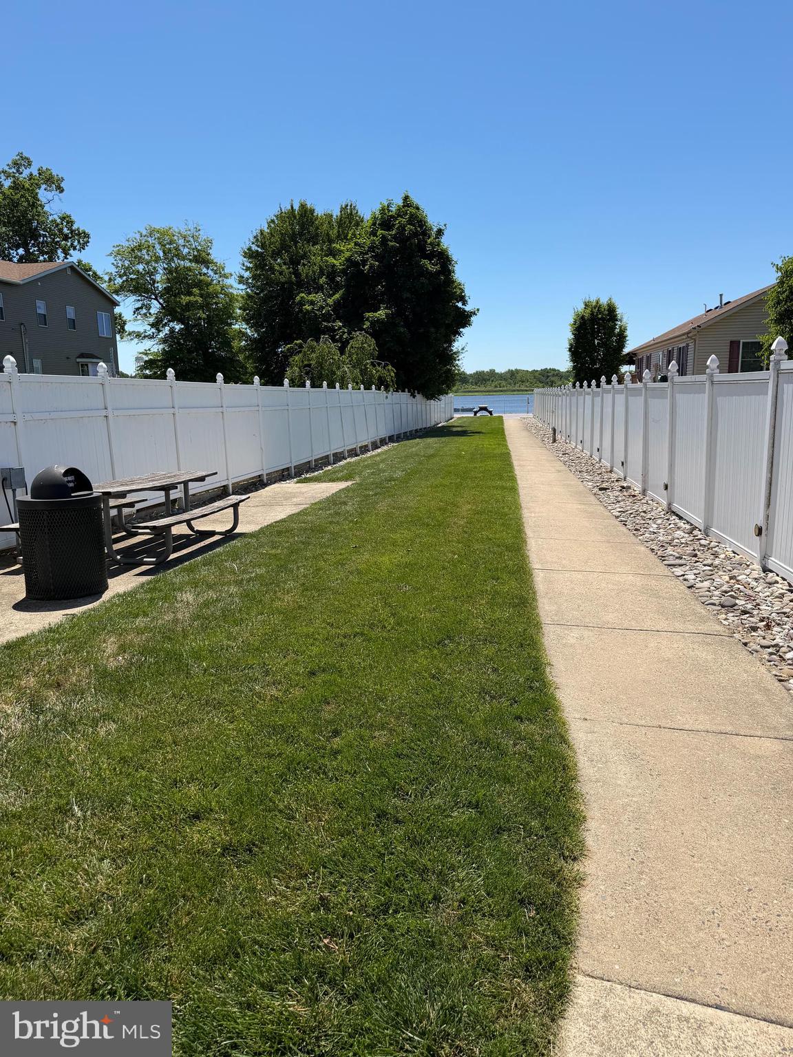 ECHO BEACH - Residential