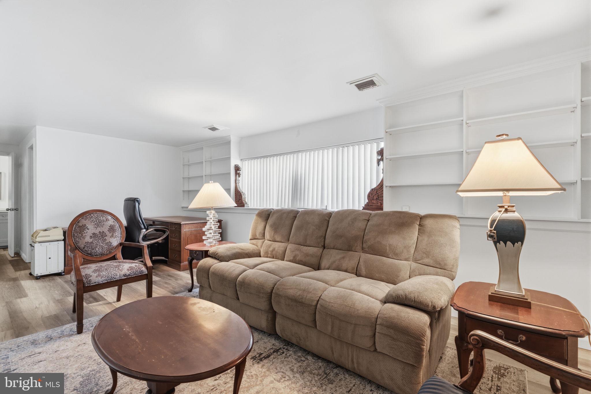 ECHO BEACH - Residential
