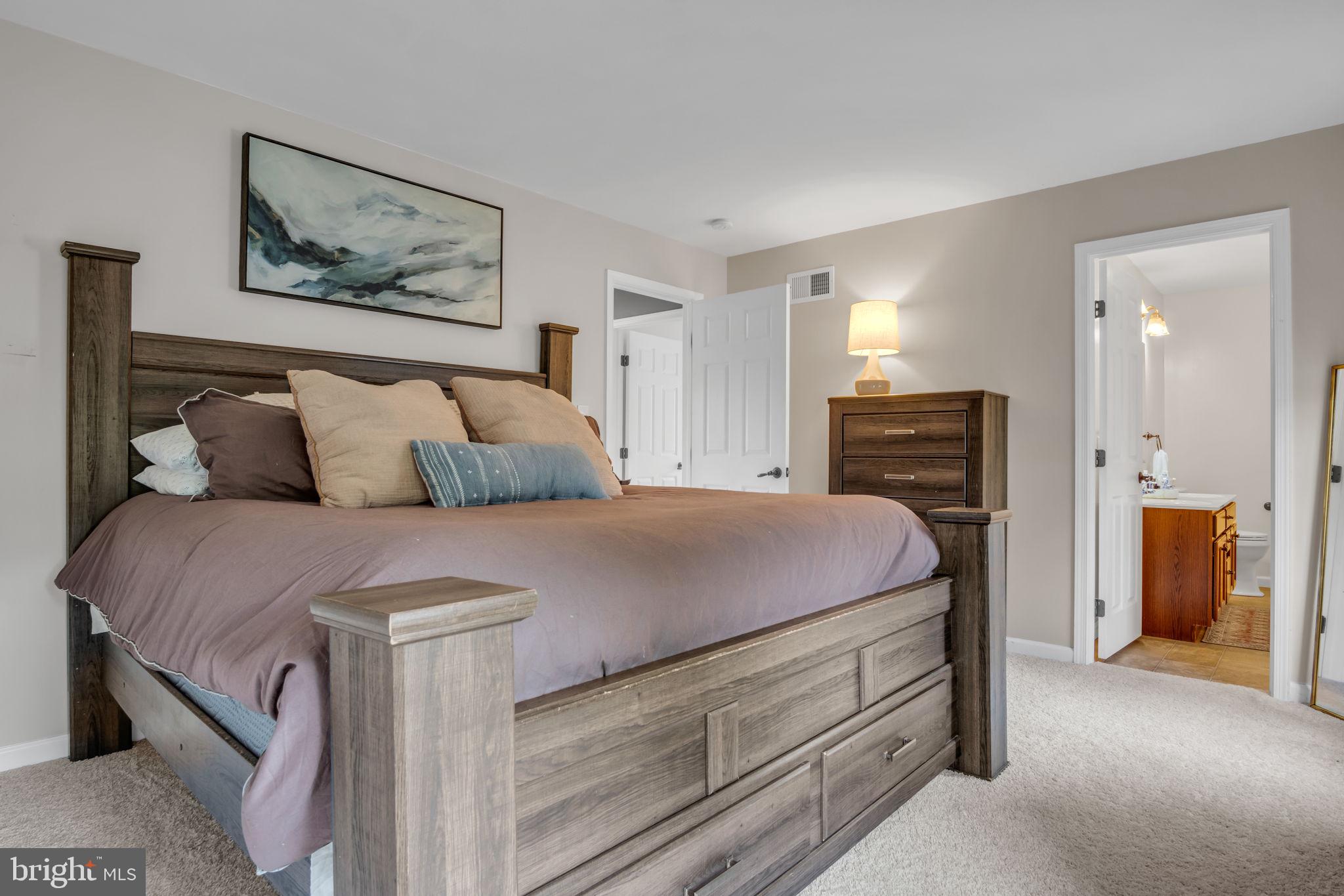 CASTLETON - Residential