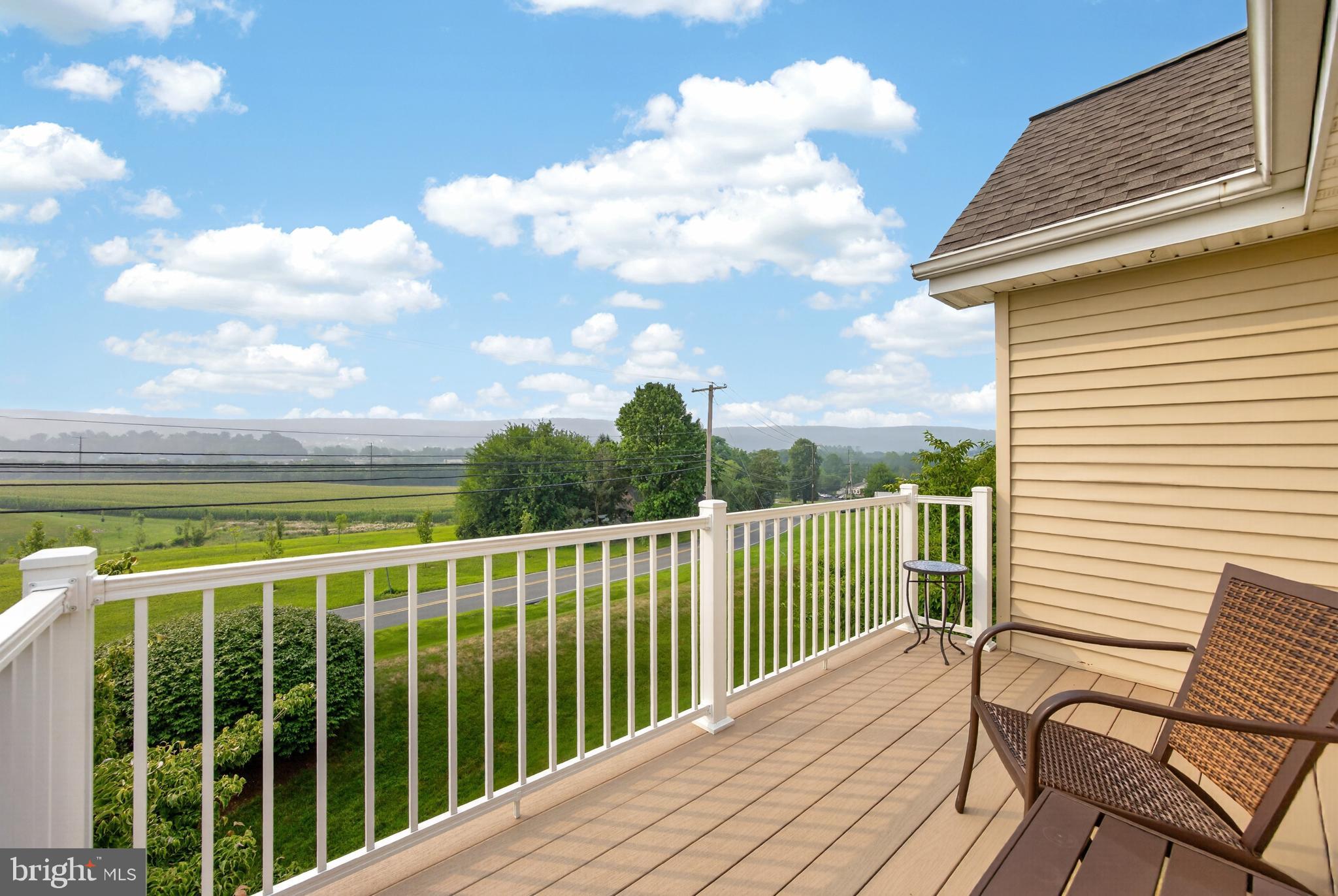COUNTRY MEADOWS - Residential