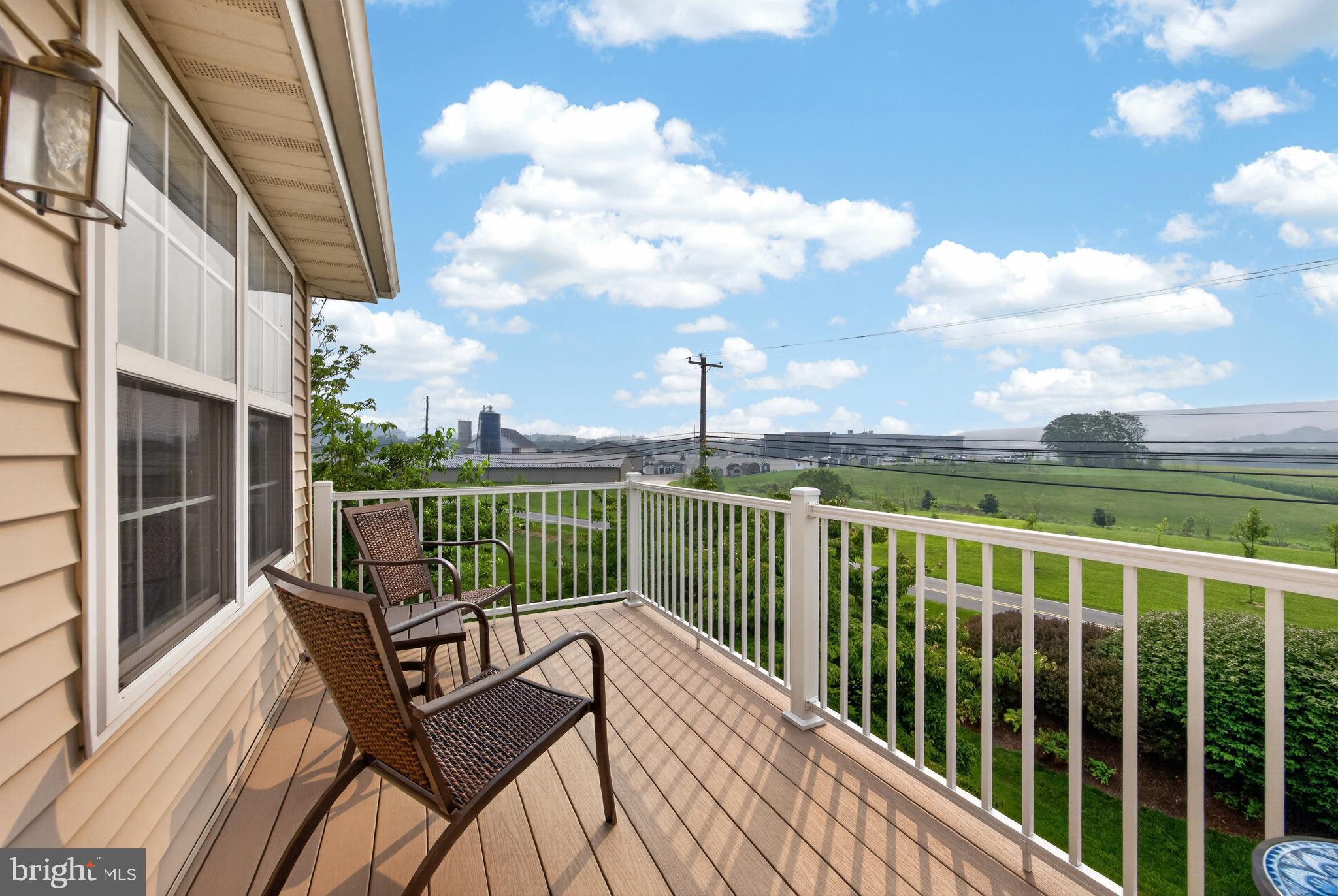 COUNTRY MEADOWS - Residential
