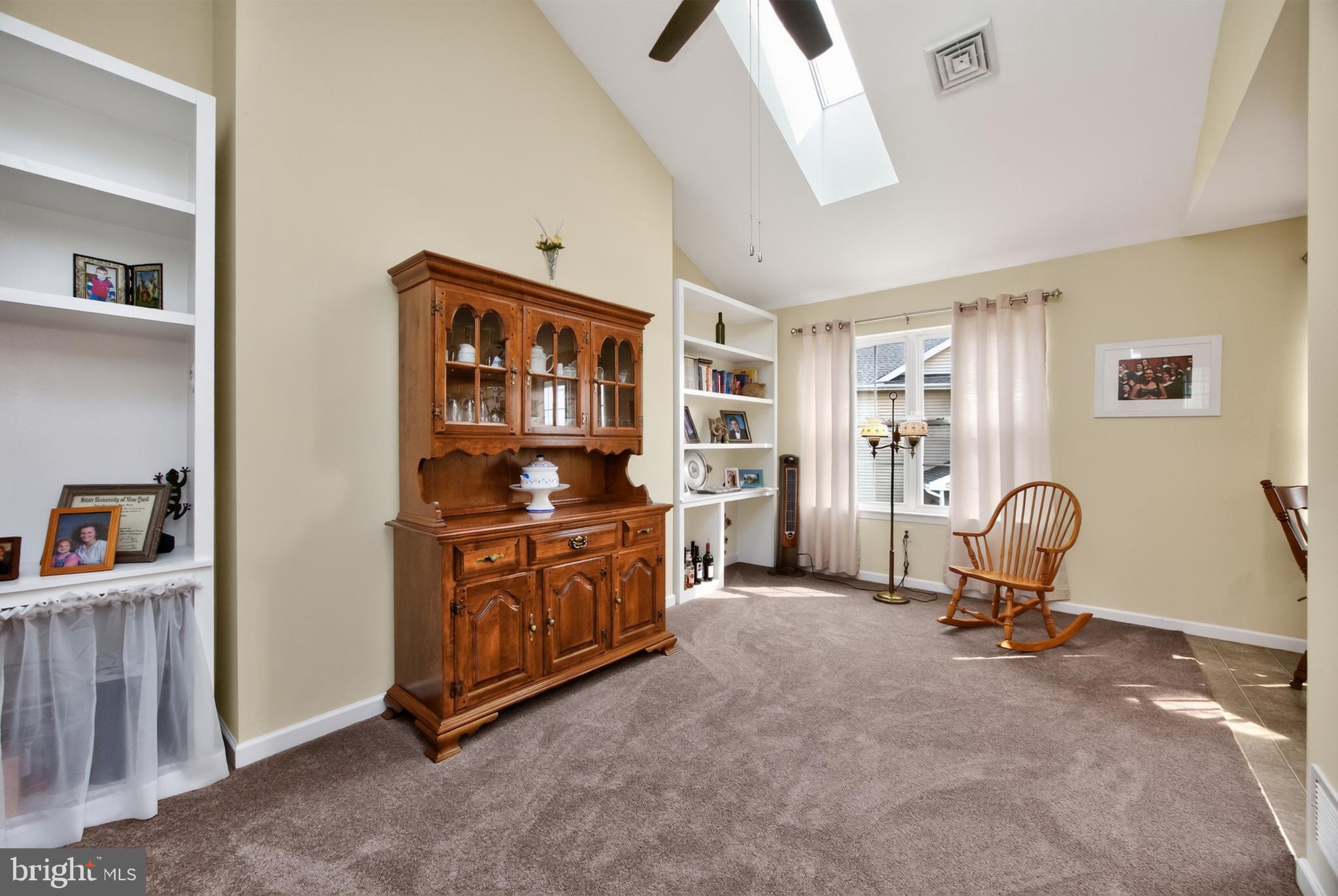 COUNTRY MEADOWS - Residential