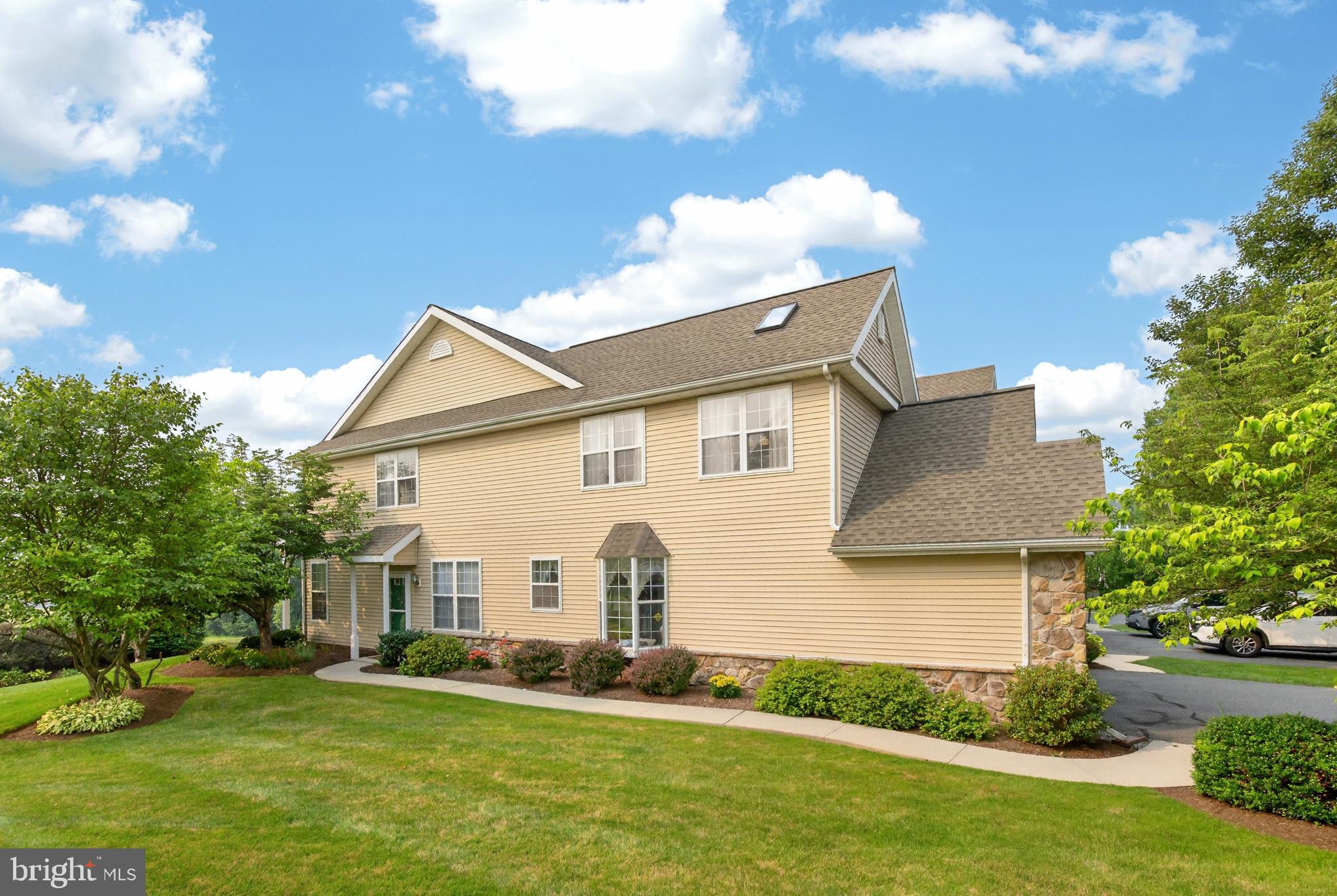 COUNTRY MEADOWS - Residential