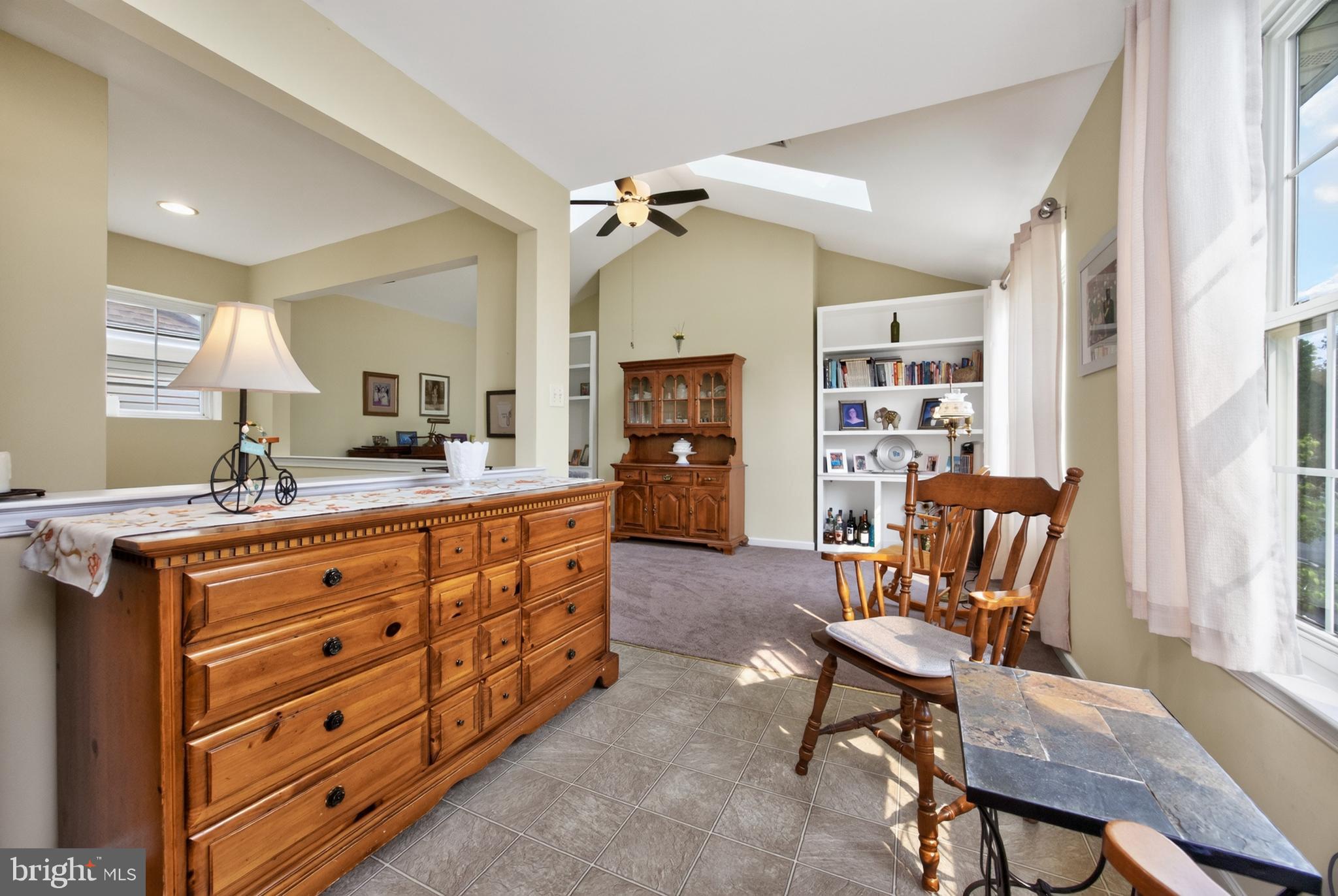 COUNTRY MEADOWS - Residential