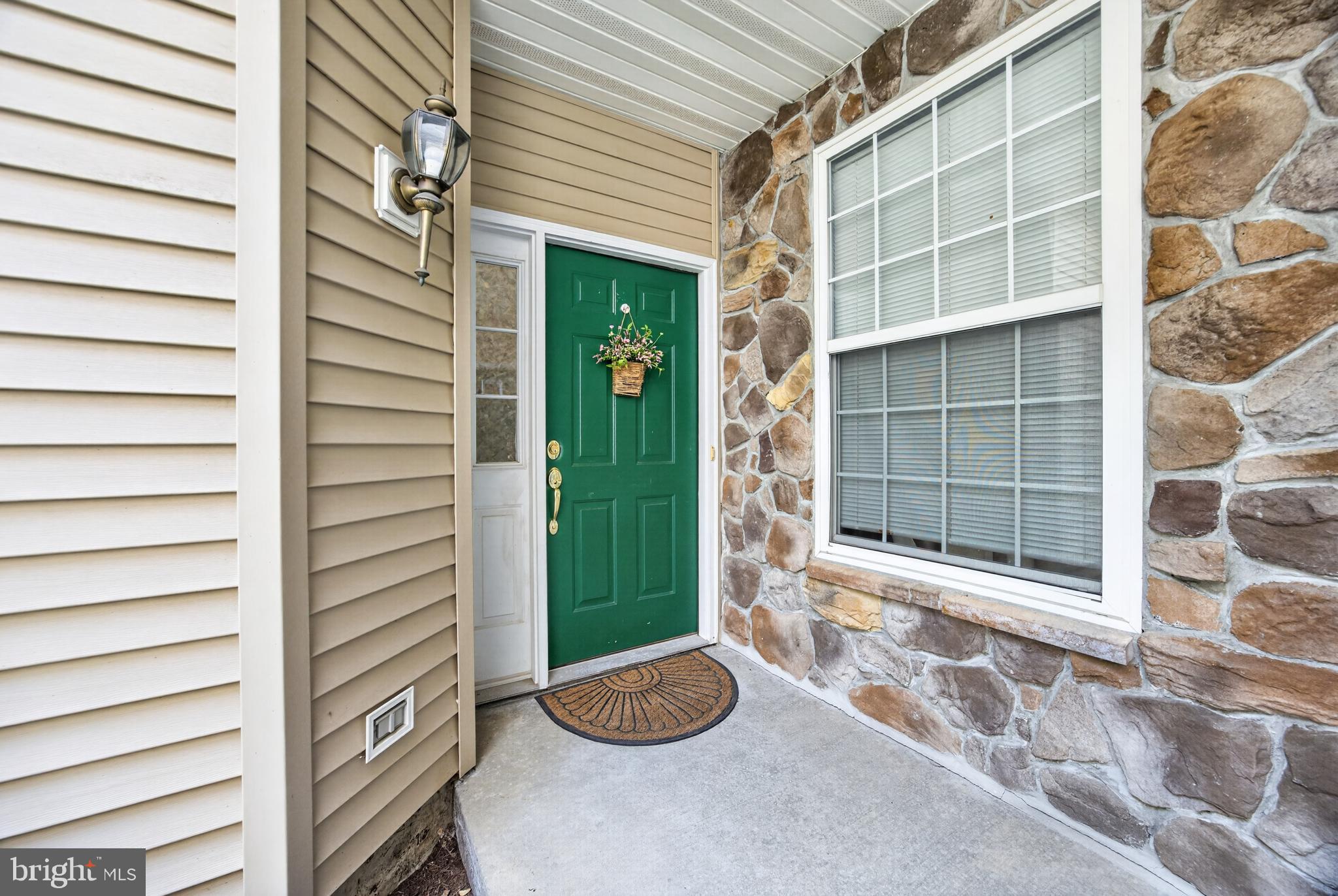 COUNTRY MEADOWS - Residential