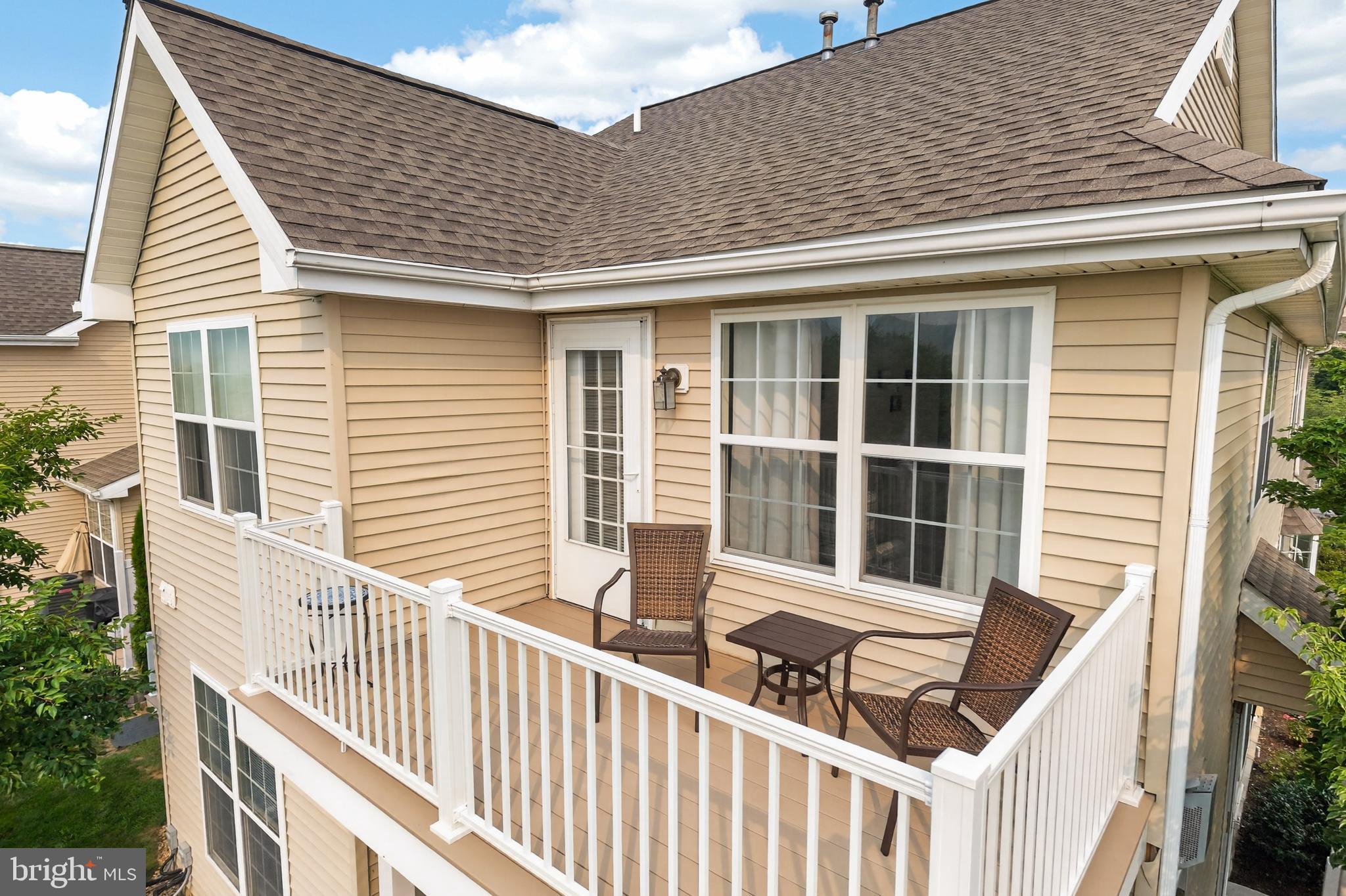 COUNTRY MEADOWS - Residential