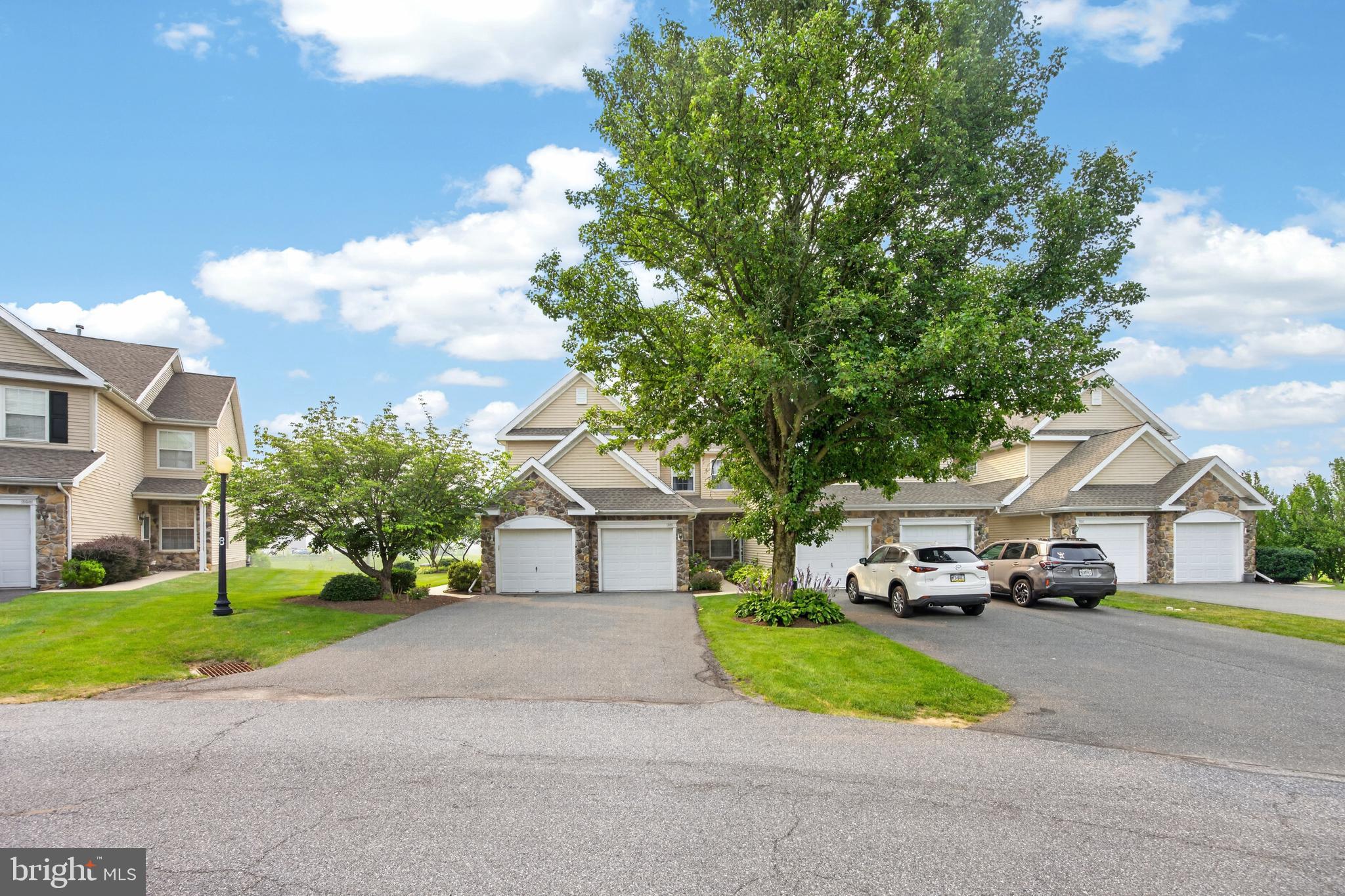 COUNTRY MEADOWS - Residential