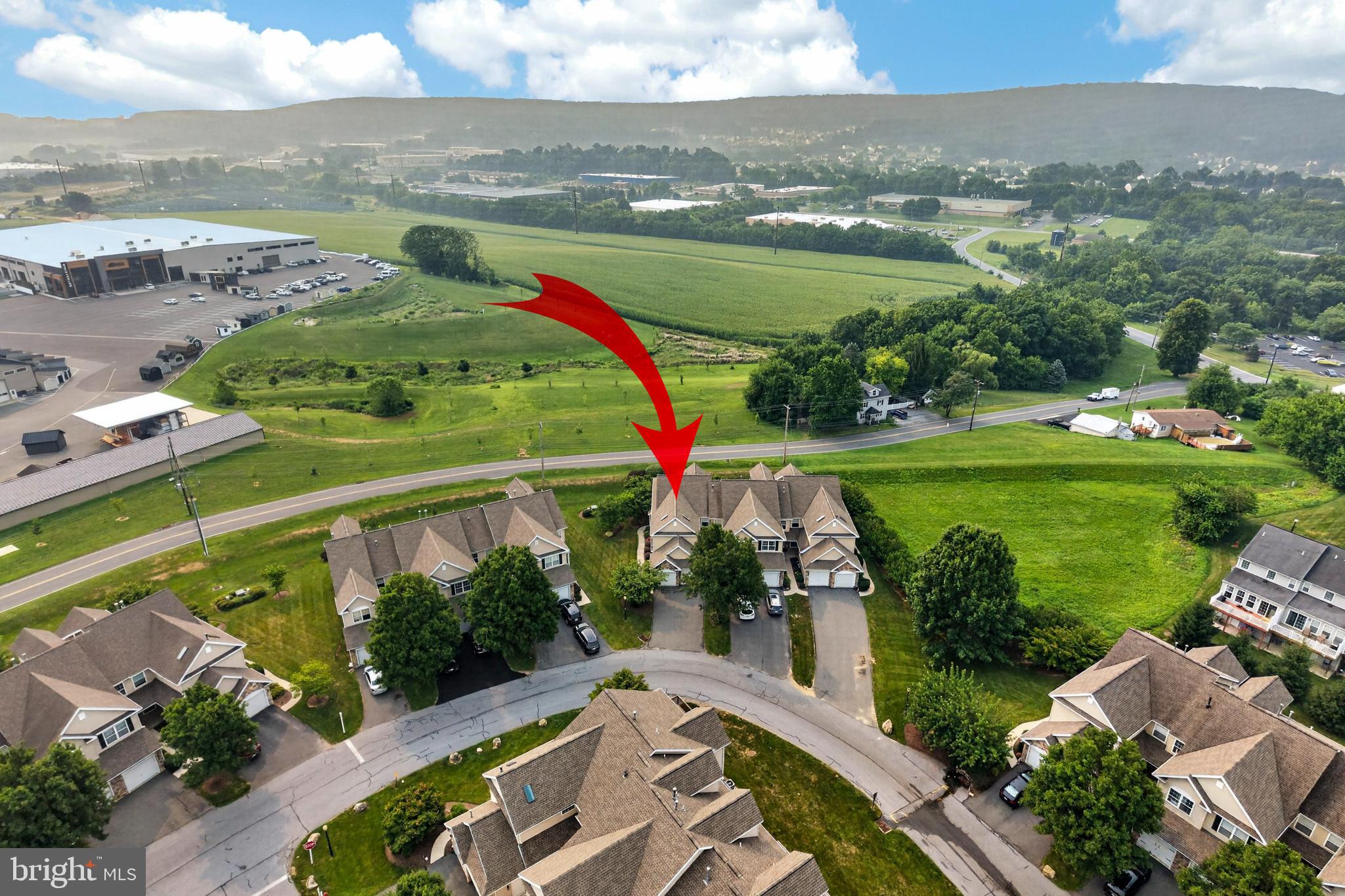 COUNTRY MEADOWS - Residential