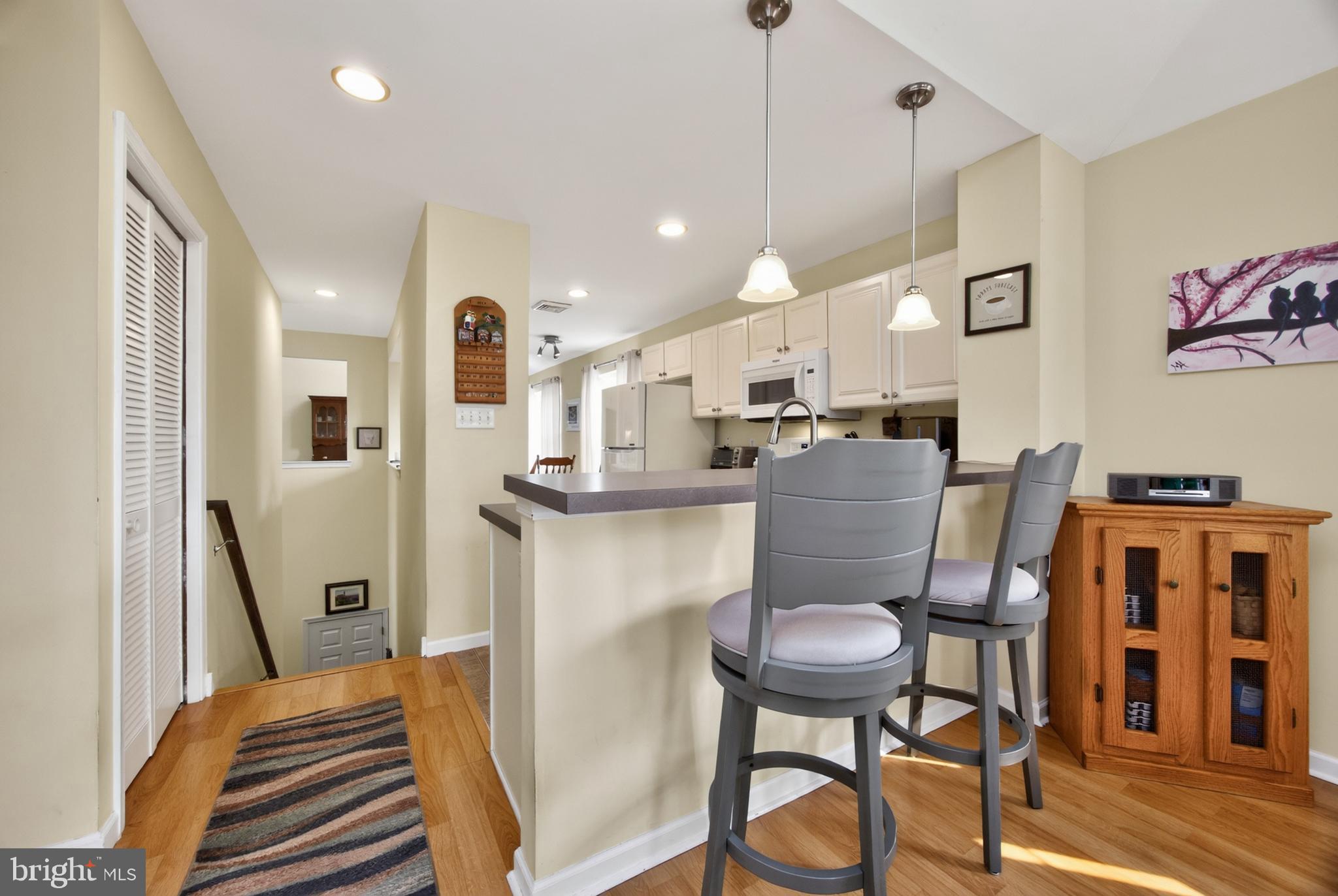 COUNTRY MEADOWS - Residential
