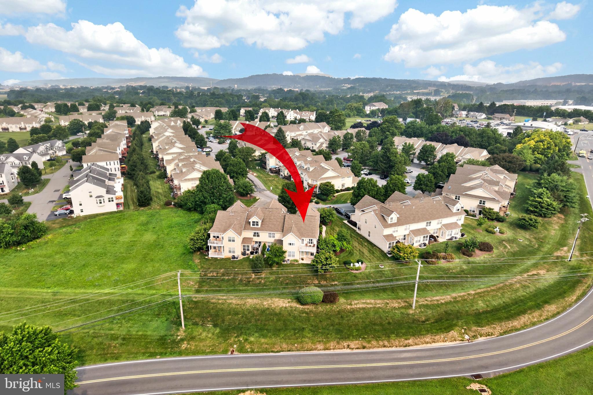 COUNTRY MEADOWS - Residential