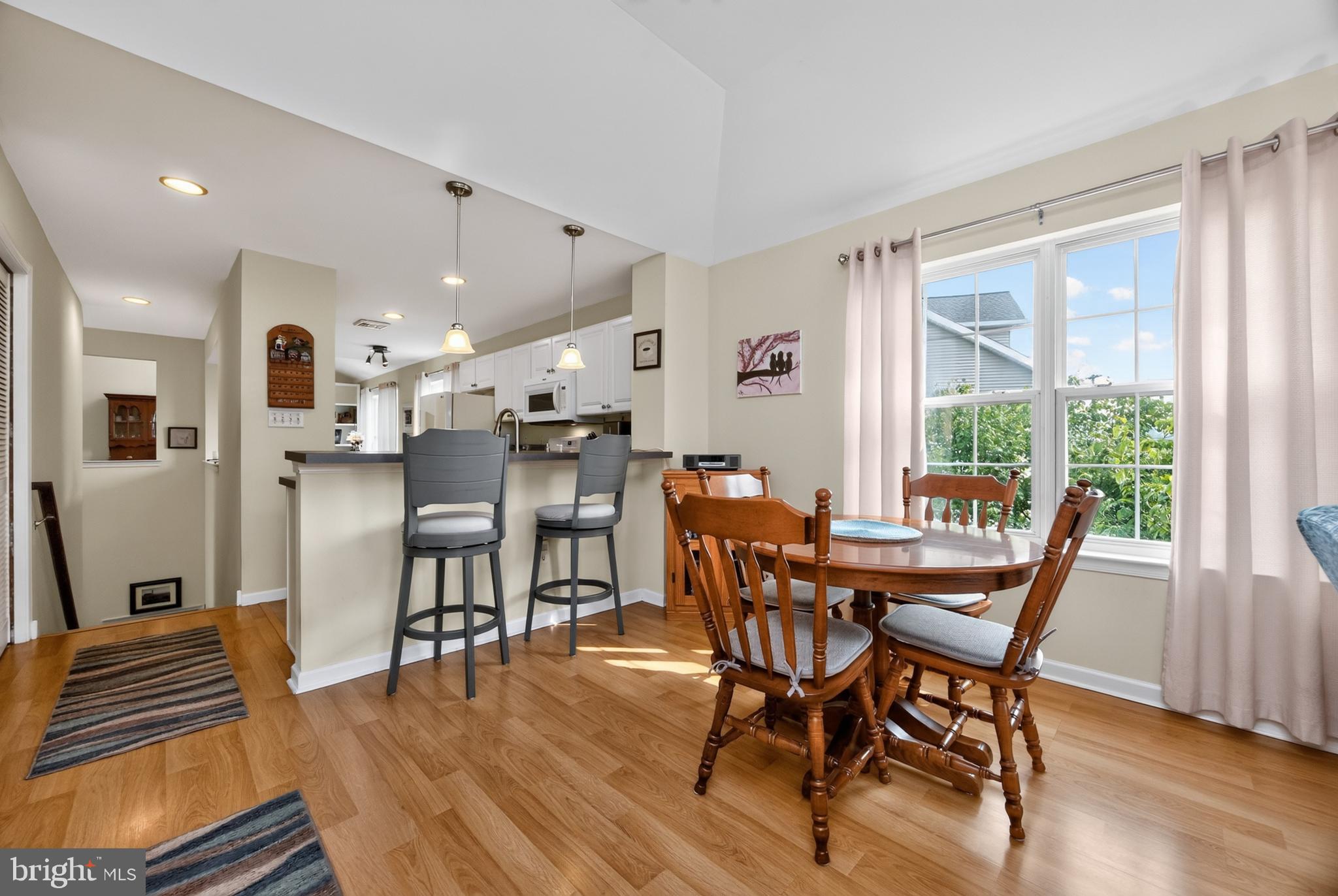 COUNTRY MEADOWS - Residential