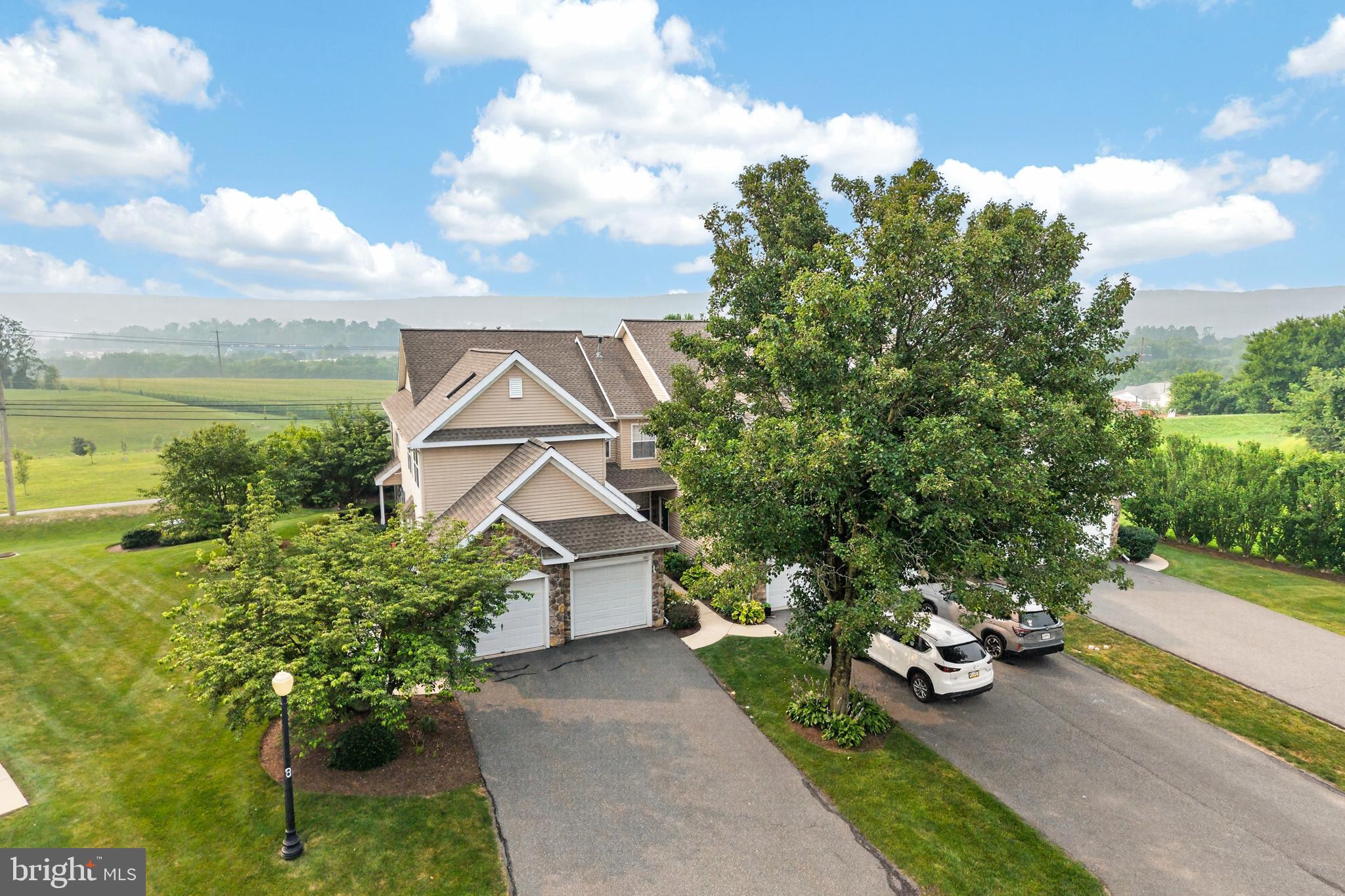 COUNTRY MEADOWS - Residential