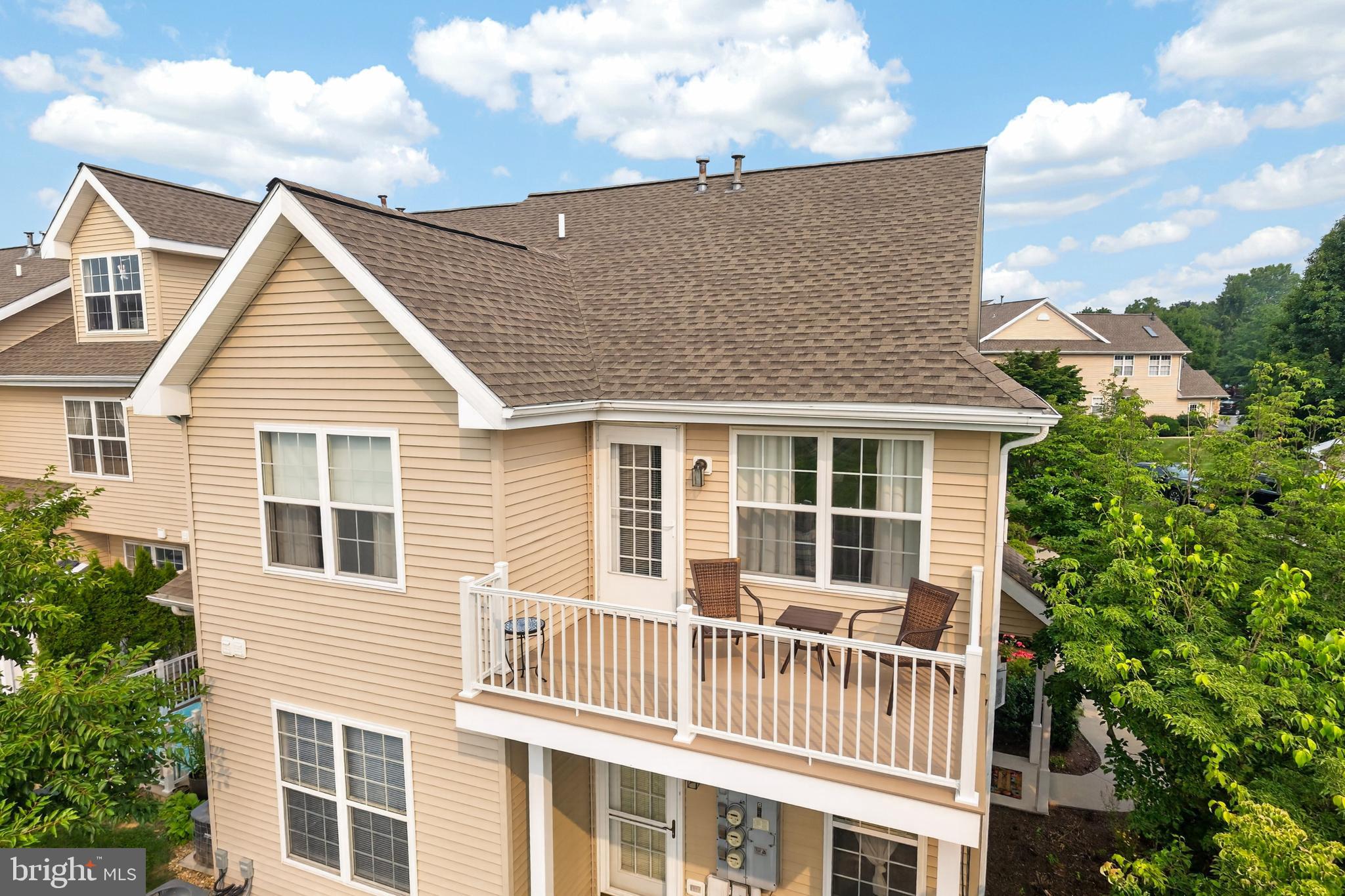 COUNTRY MEADOWS - Residential