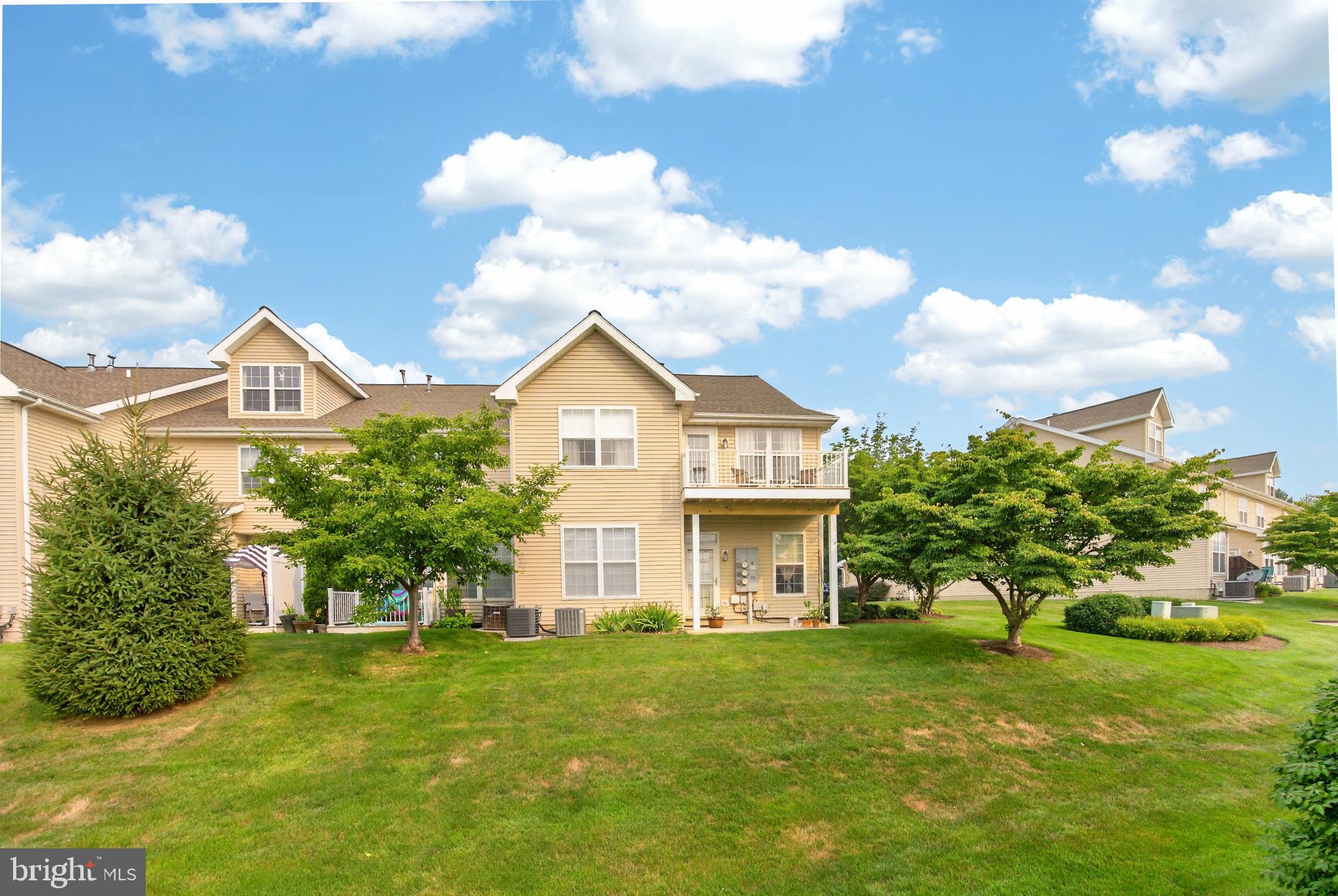 COUNTRY MEADOWS - Residential