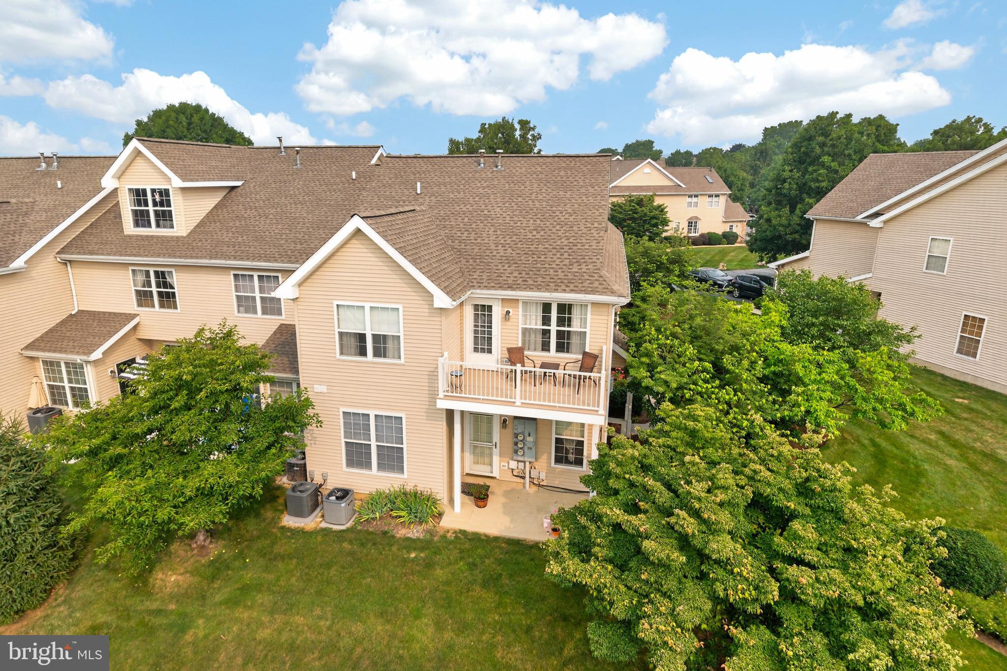COUNTRY MEADOWS - Residential