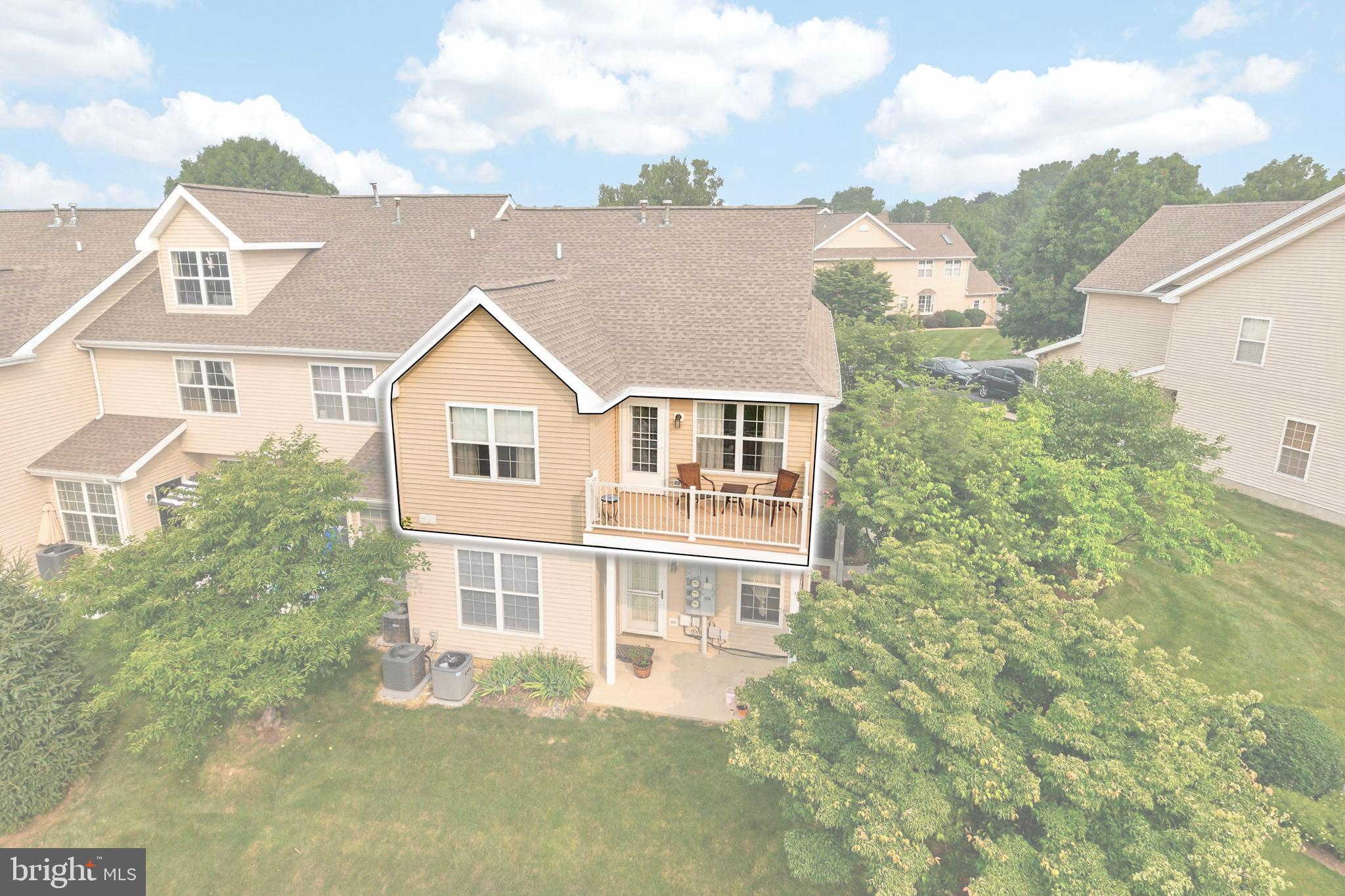 COUNTRY MEADOWS - Residential