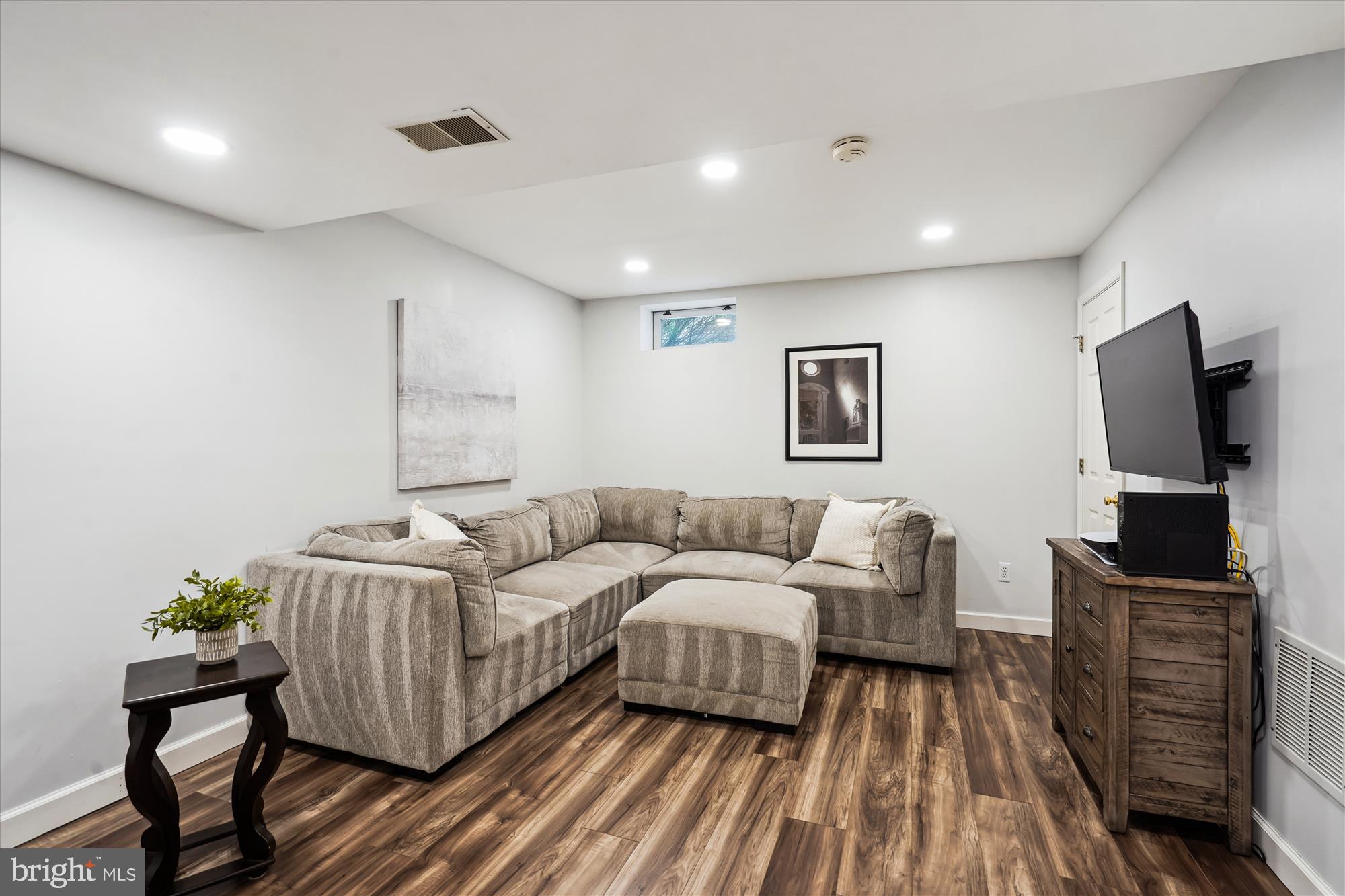 RACEWAY FARMS - Residential