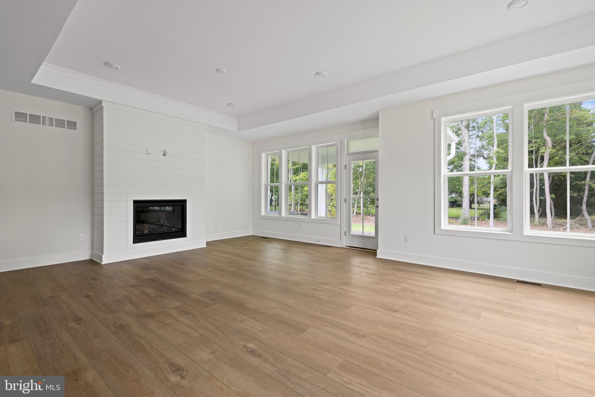 THE KNOLL AT IRONS LANE - Residential