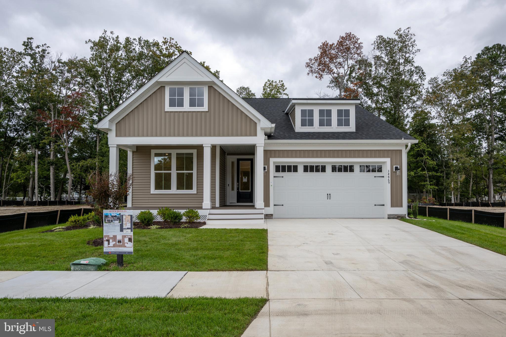 THE KNOLL AT IRONS LANE - Residential