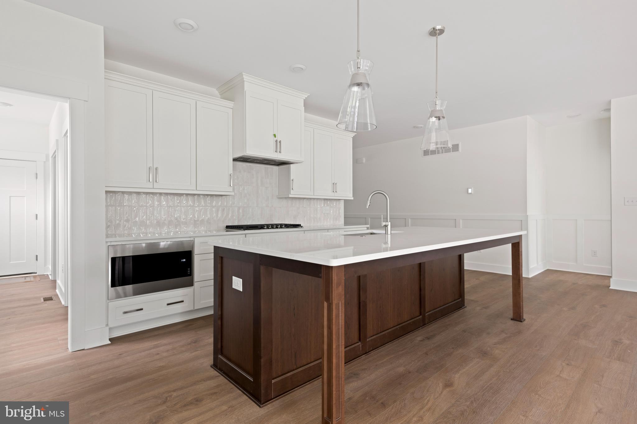 THE KNOLL AT IRONS LANE - Residential