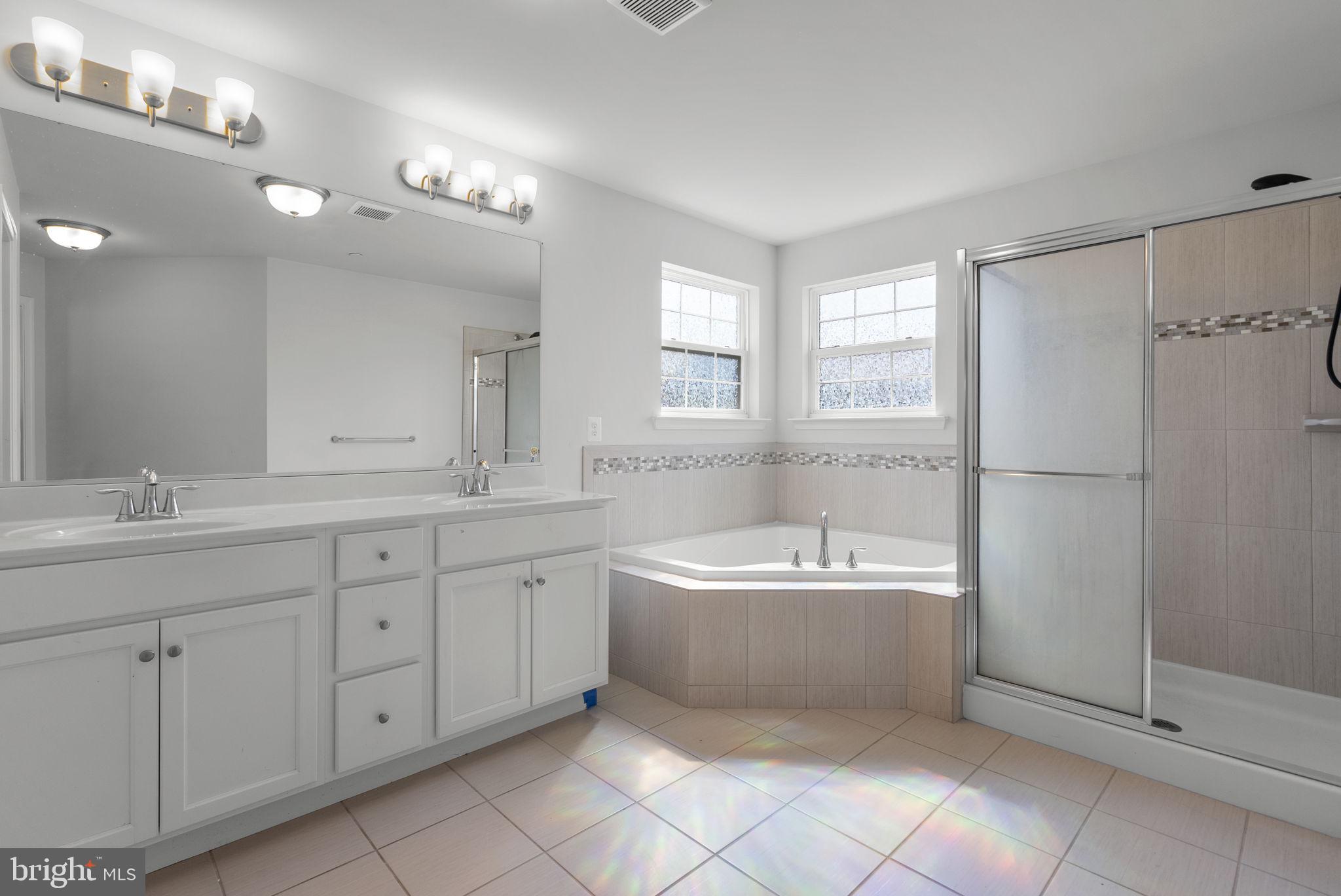MEADOWBROOK - Residential