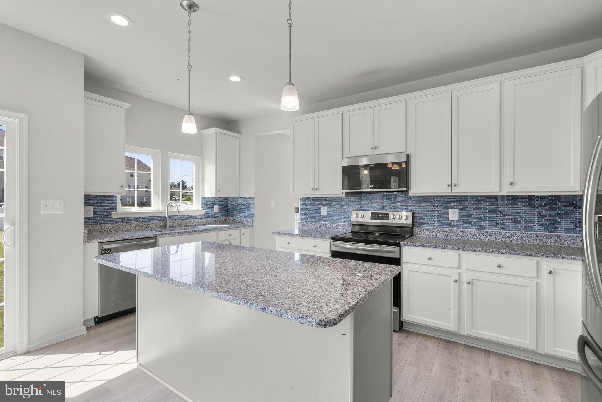 MEADOWBROOK - Residential