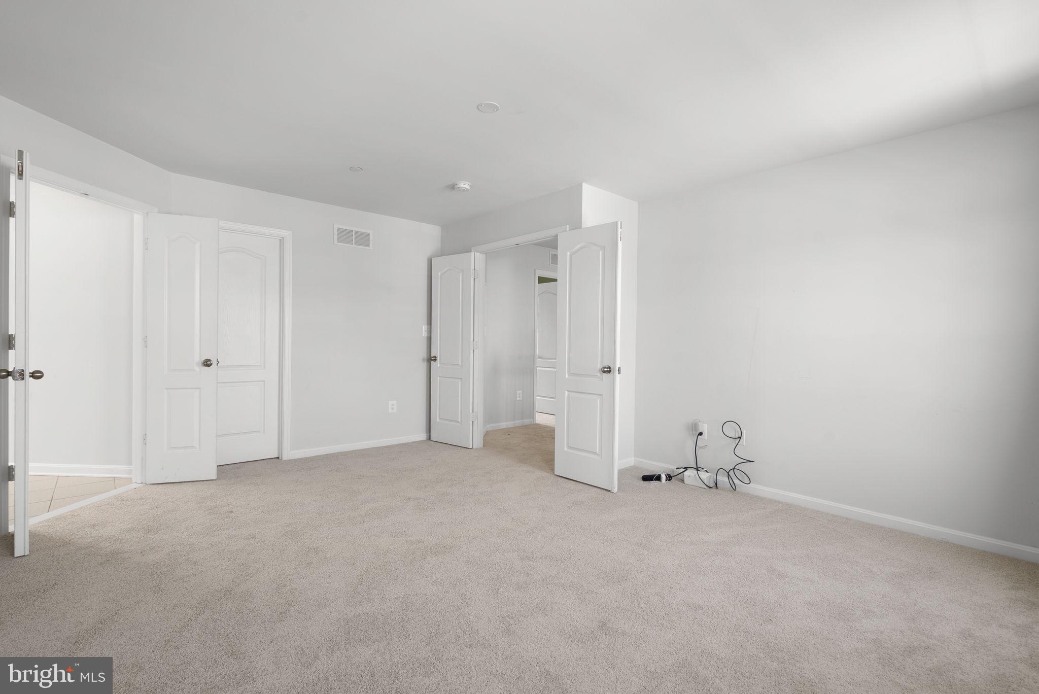MEADOWBROOK - Residential