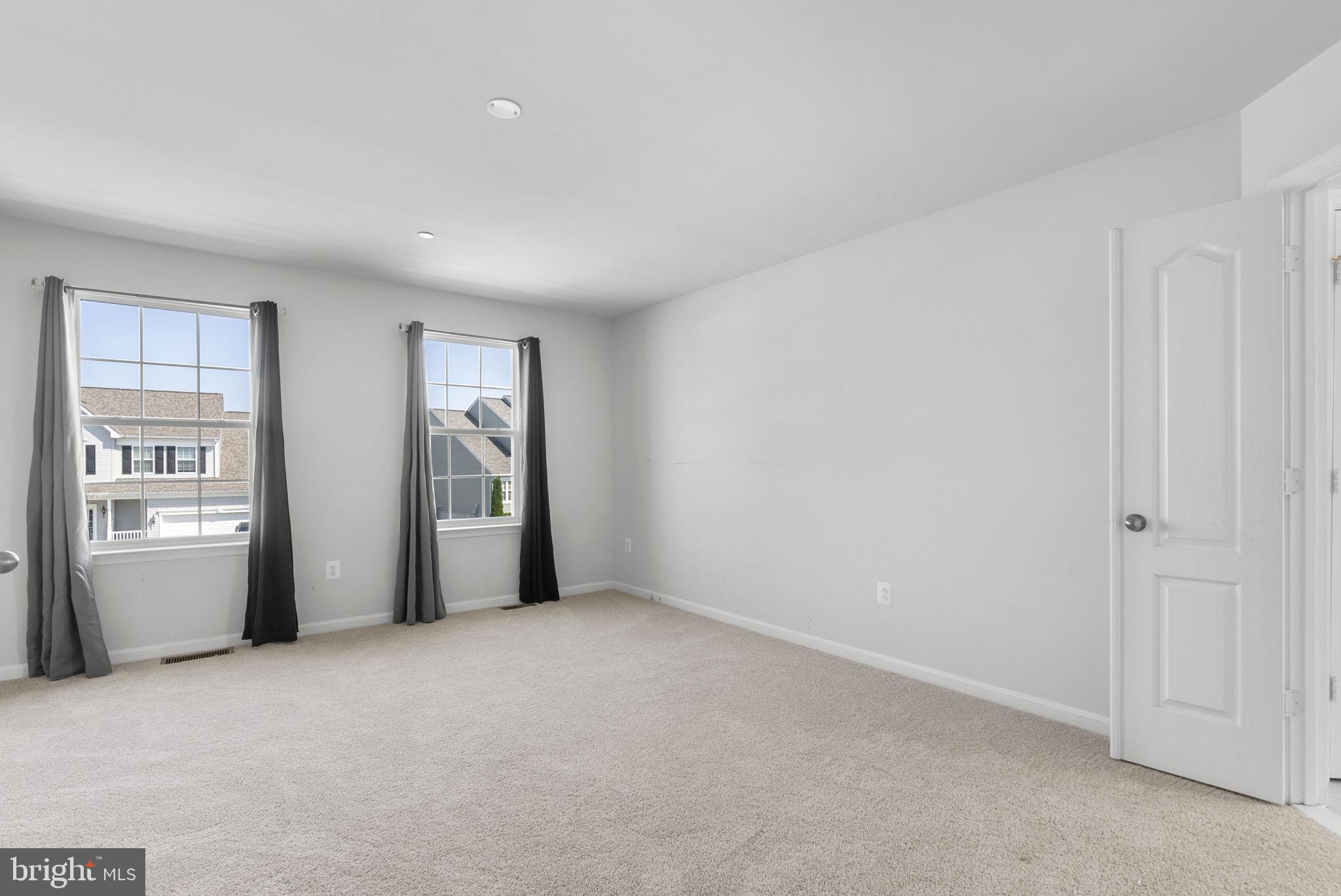 MEADOWBROOK - Residential
