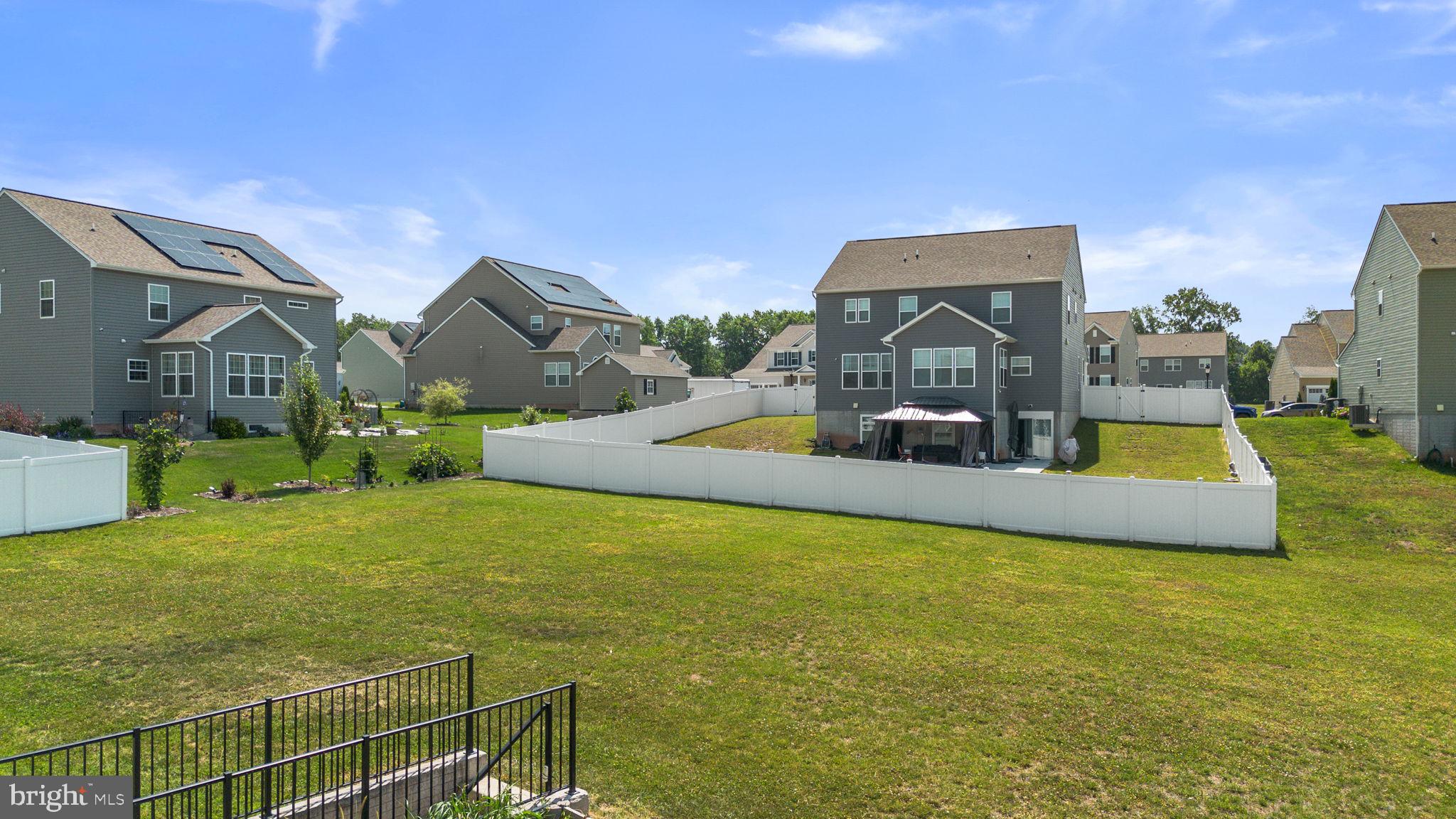 MEADOWBROOK - Residential