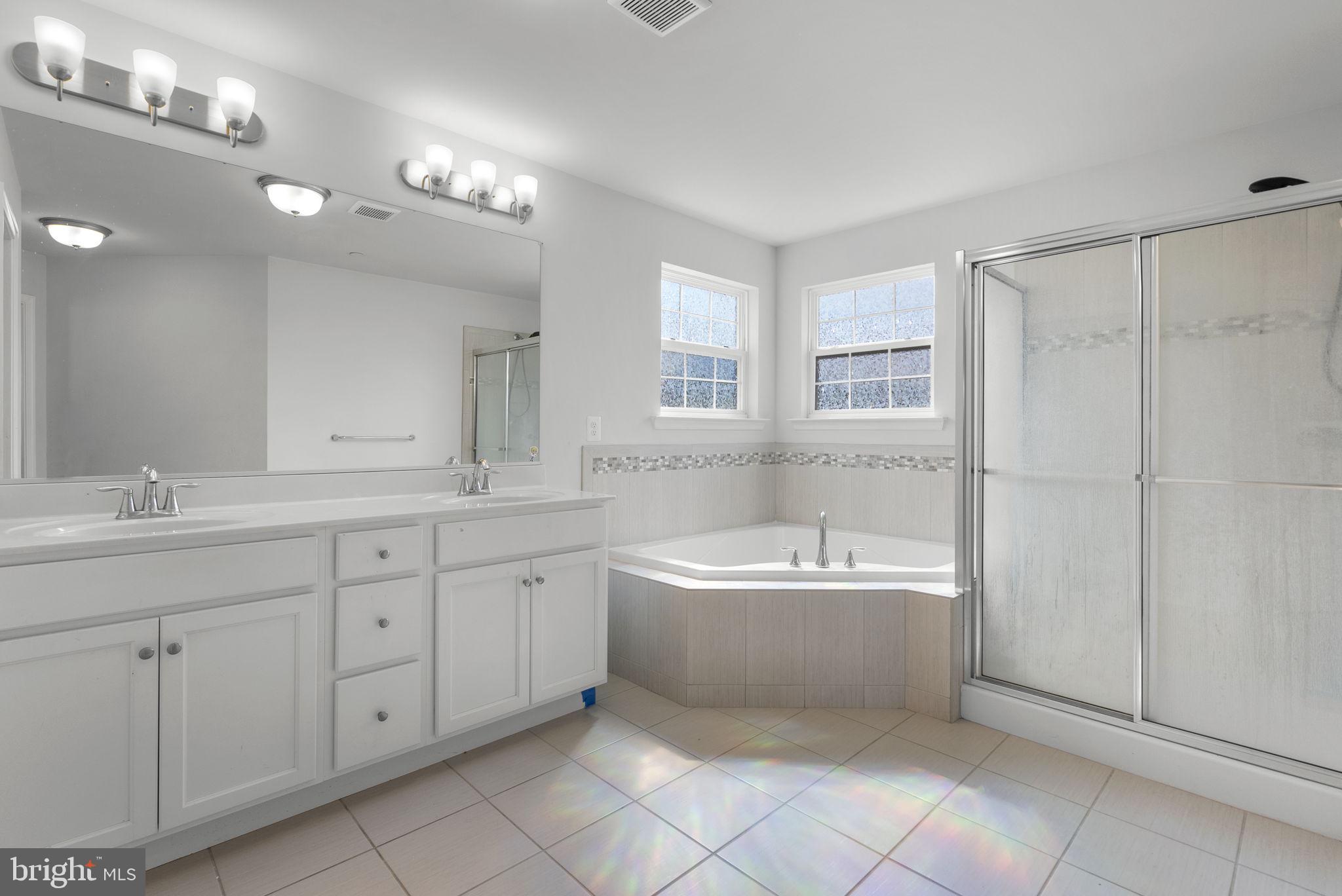 MEADOWBROOK - Residential