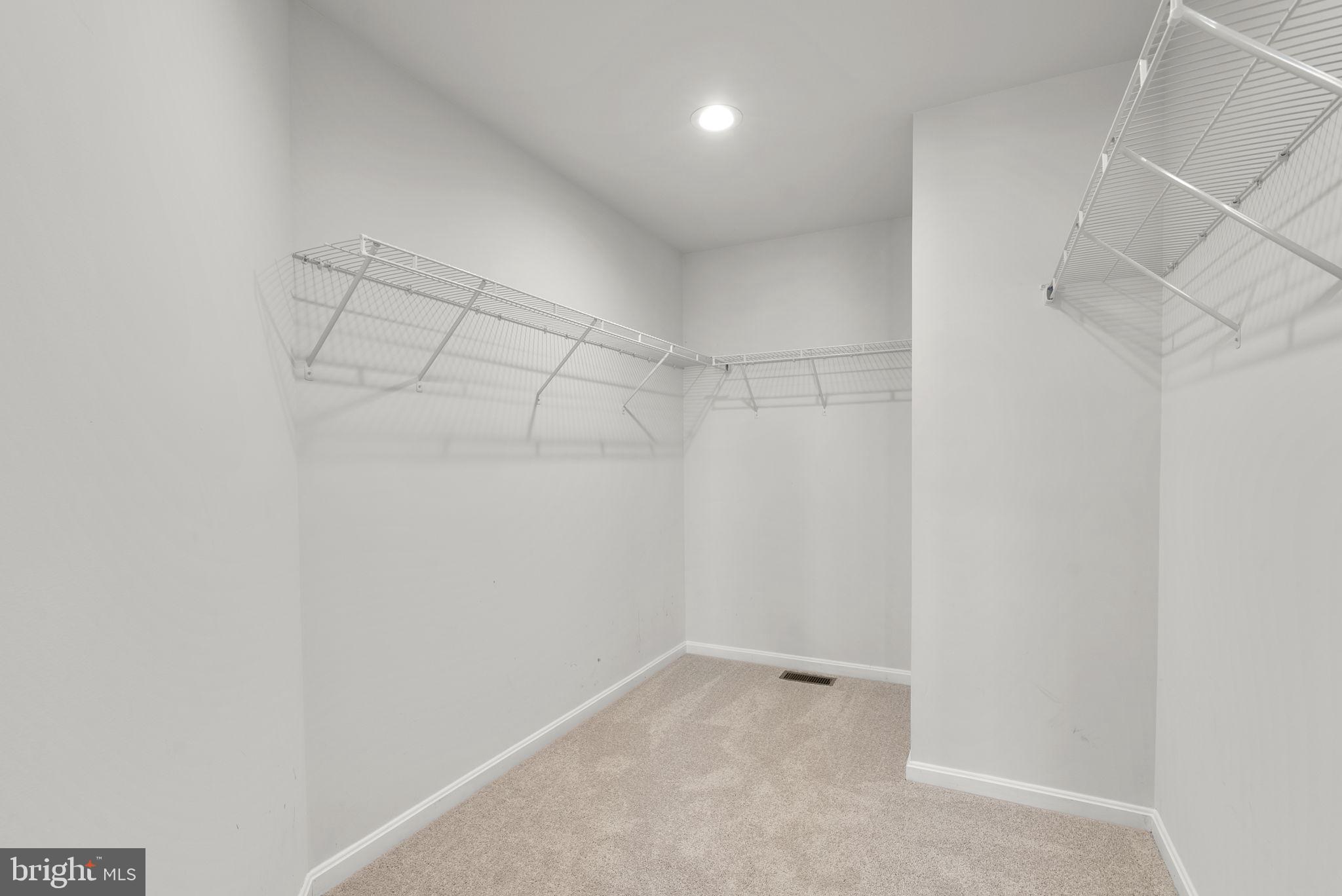 MEADOWBROOK - Residential