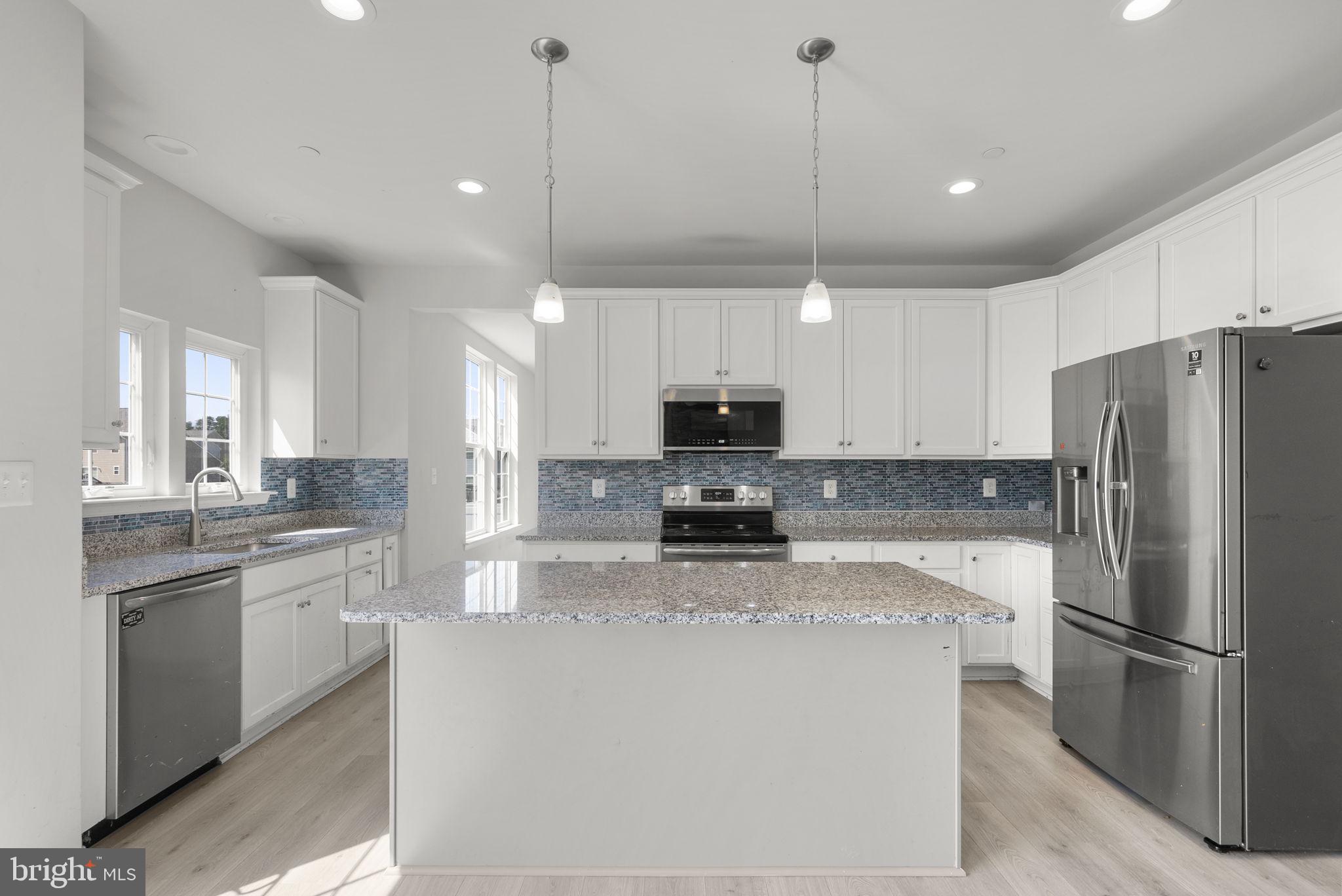 MEADOWBROOK - Residential