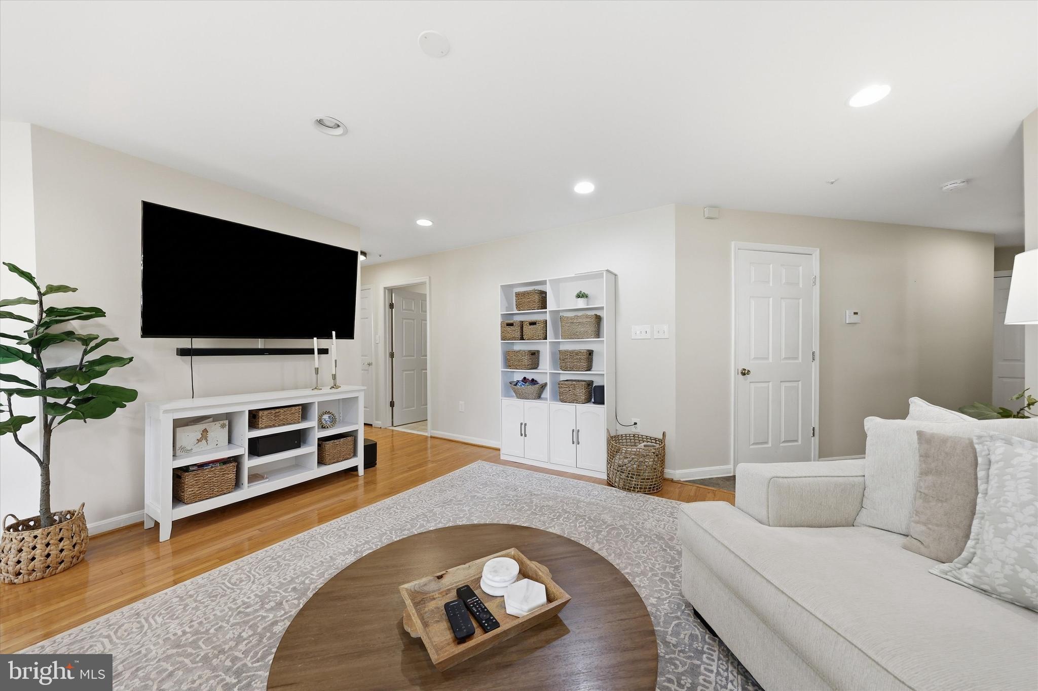 ECHO GLEN - Residential
