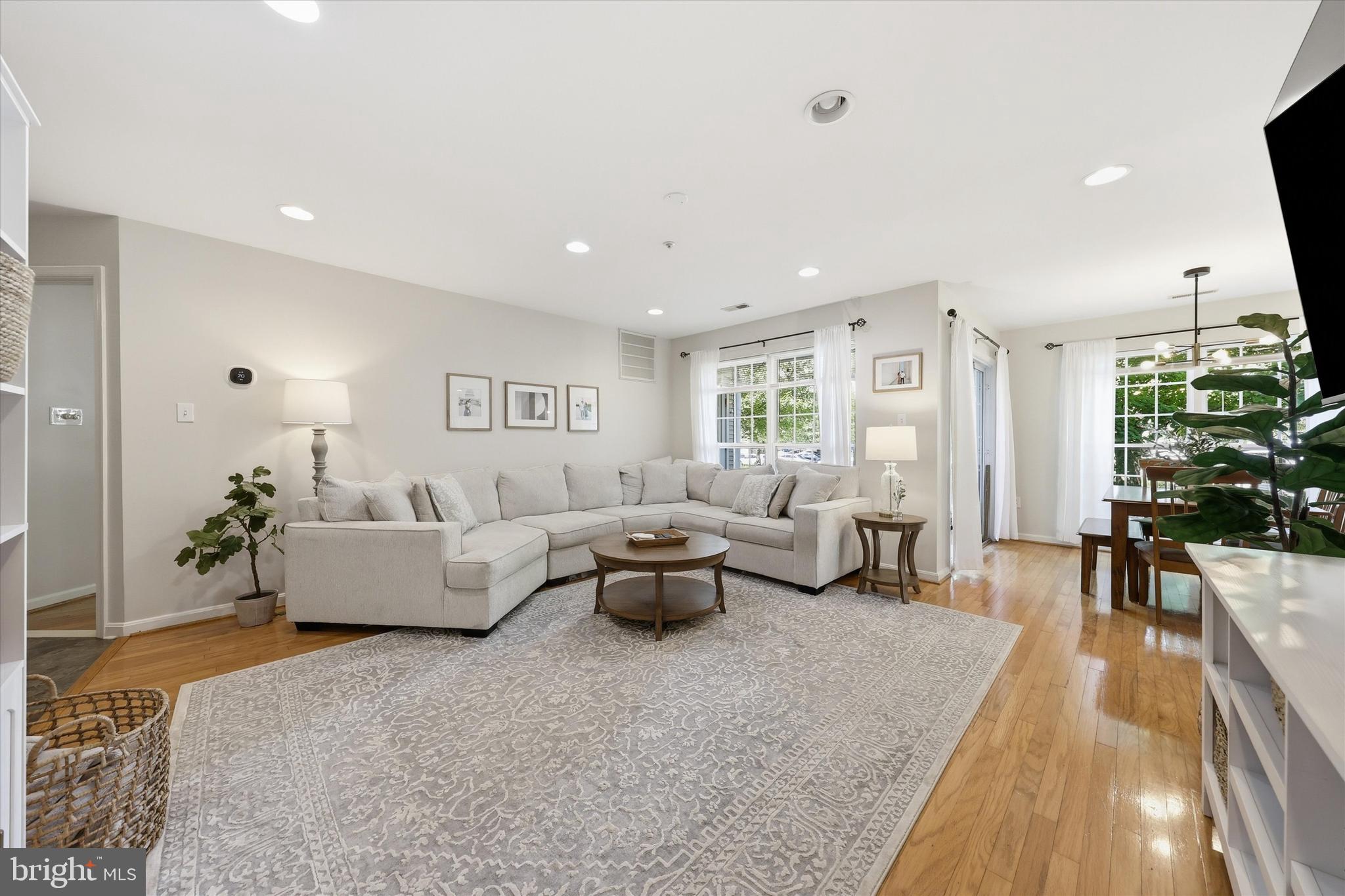 ECHO GLEN - Residential