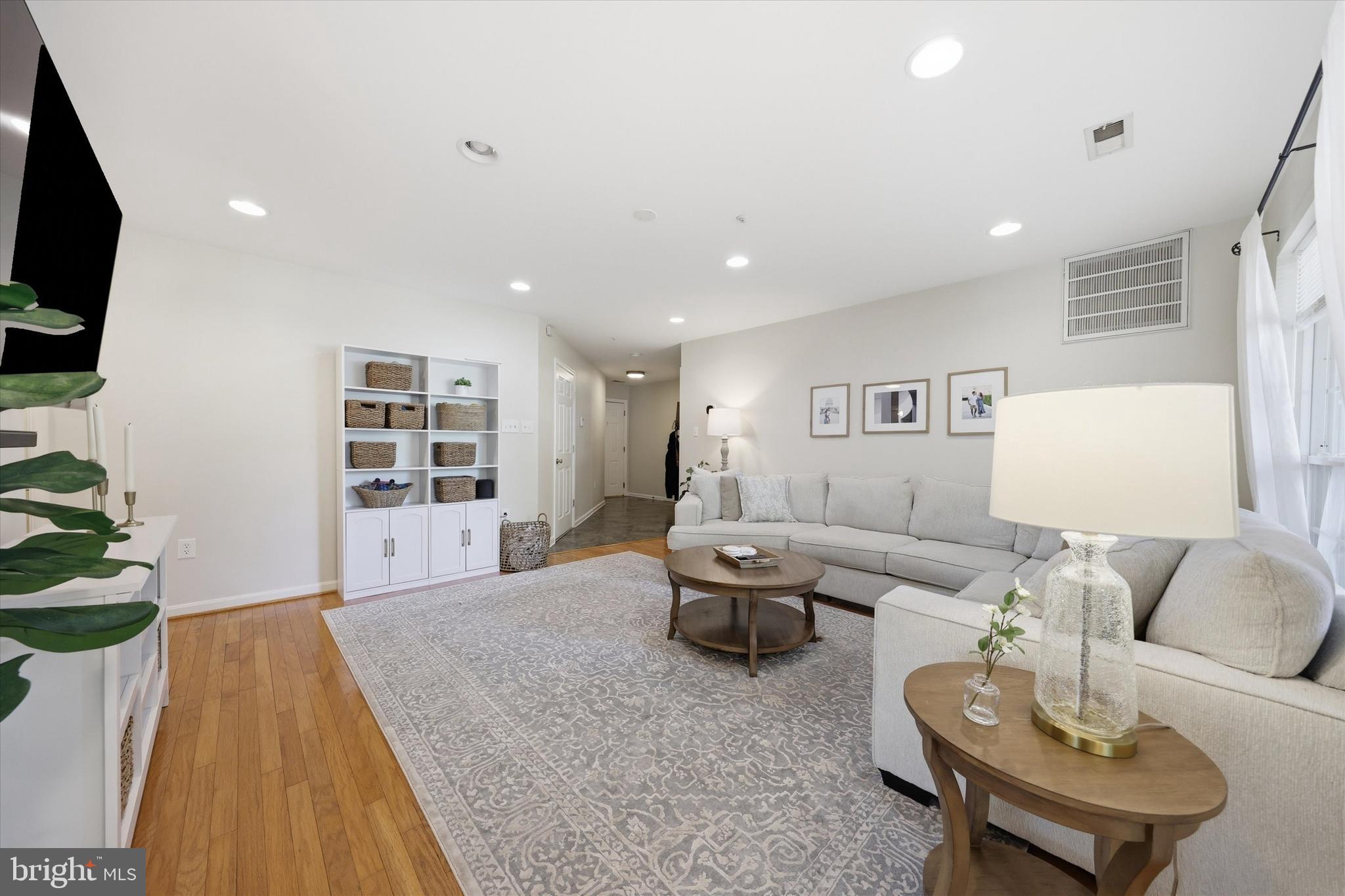 ECHO GLEN - Residential