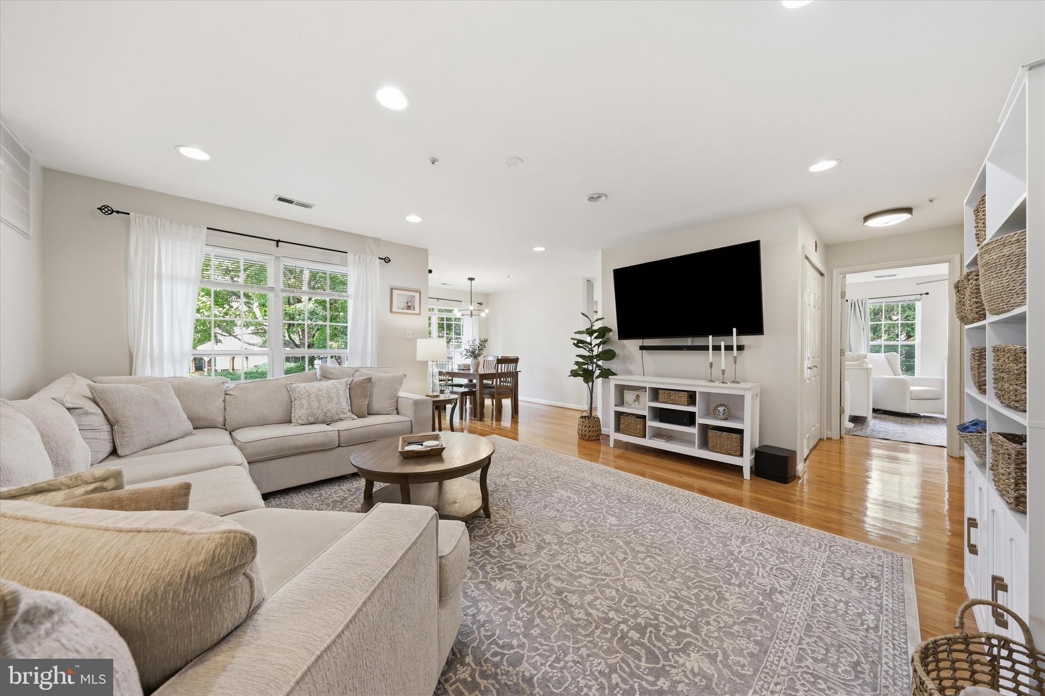 ECHO GLEN - Residential
