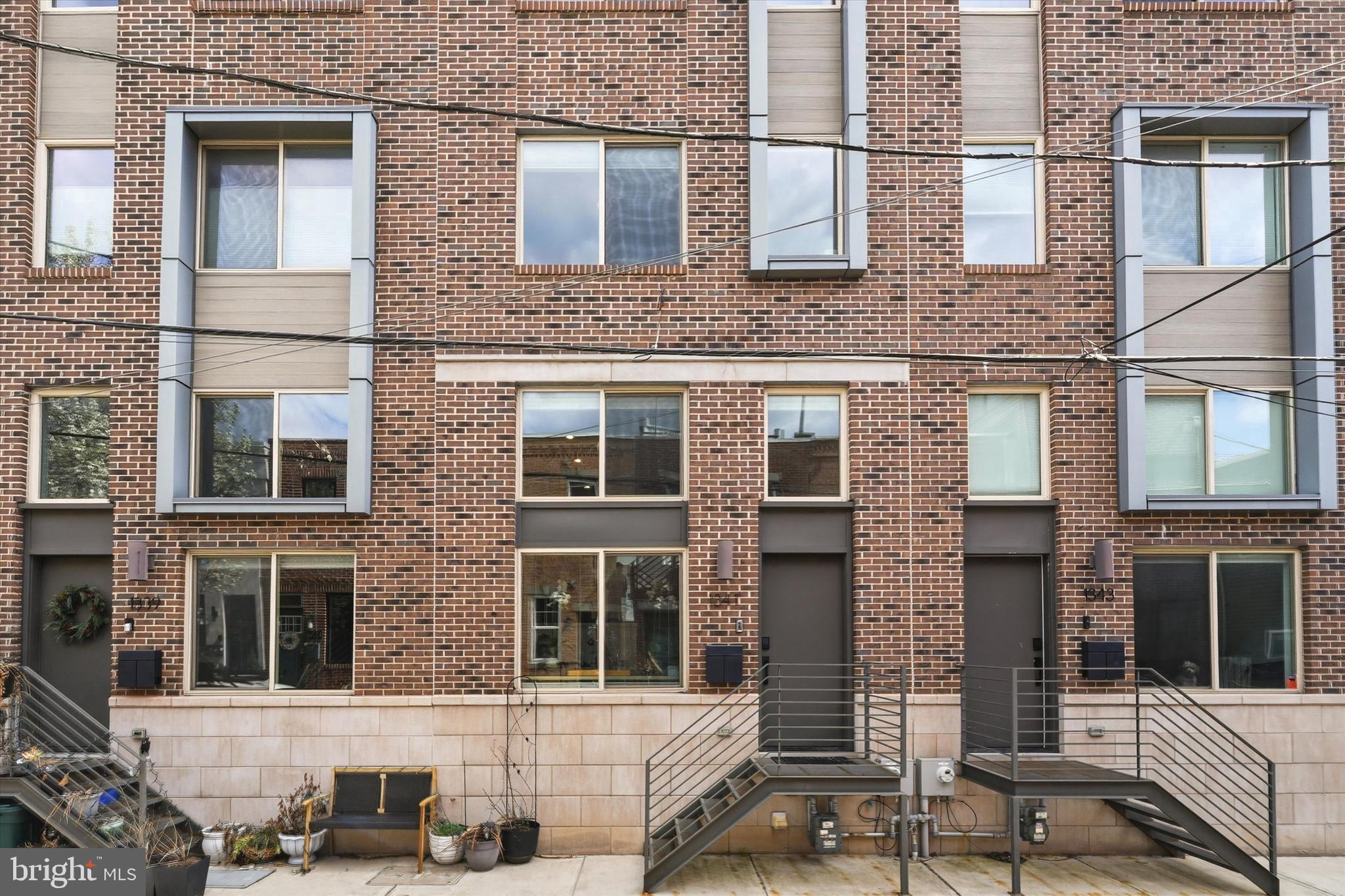 POINT BREEZE - Residential