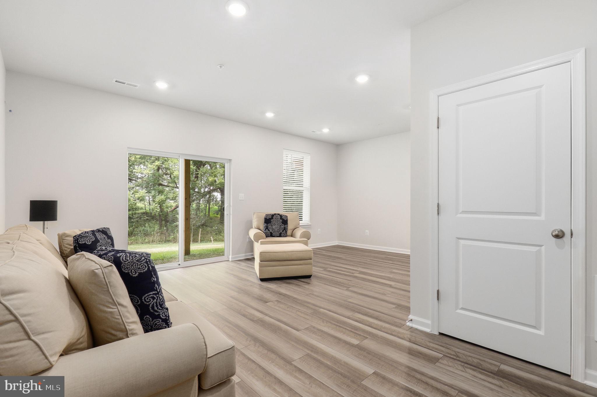TUSCARORA CREEK - Residential